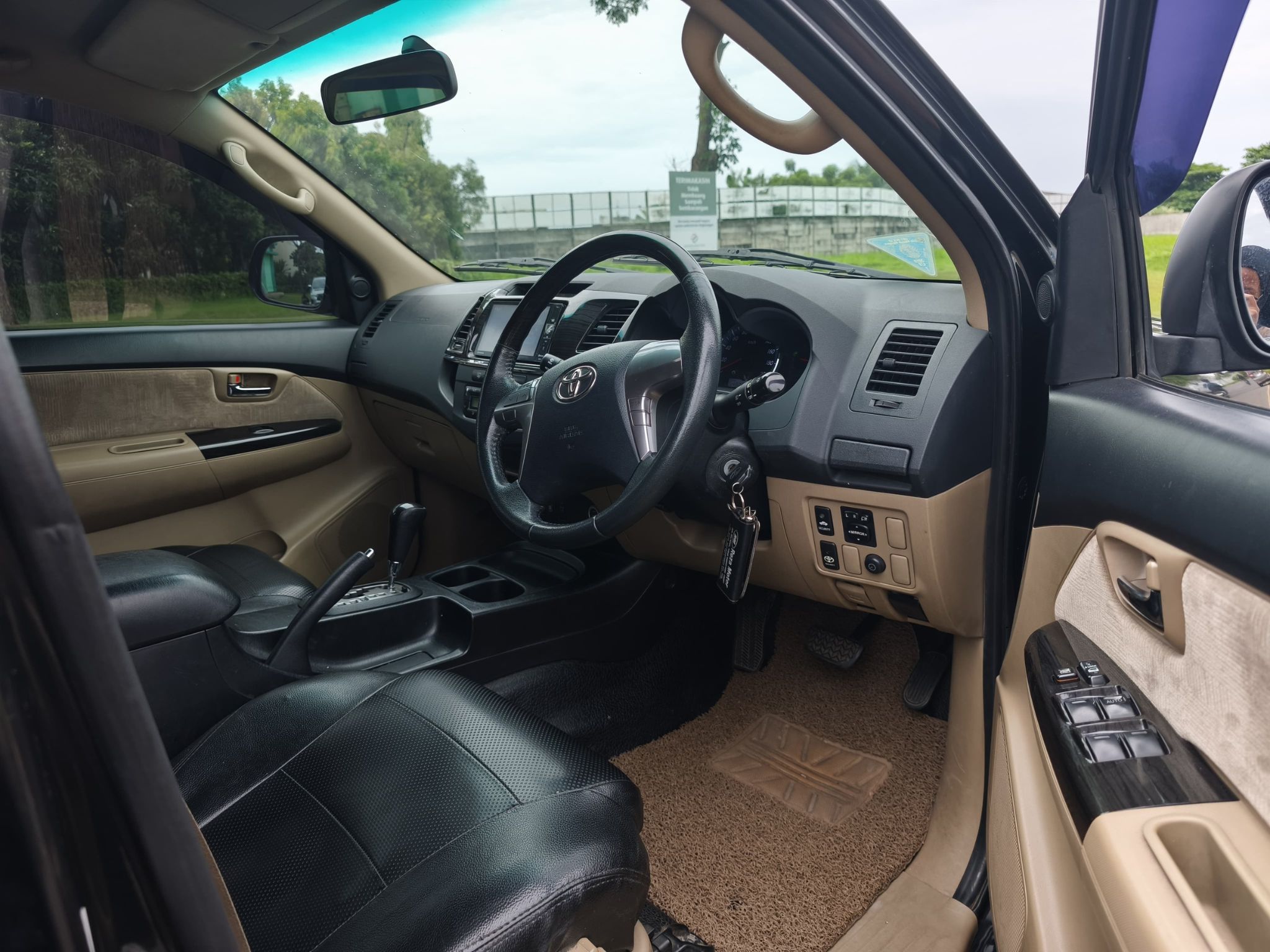 Toyota Fortuner G VNT TRD AT 2014 - Image 13