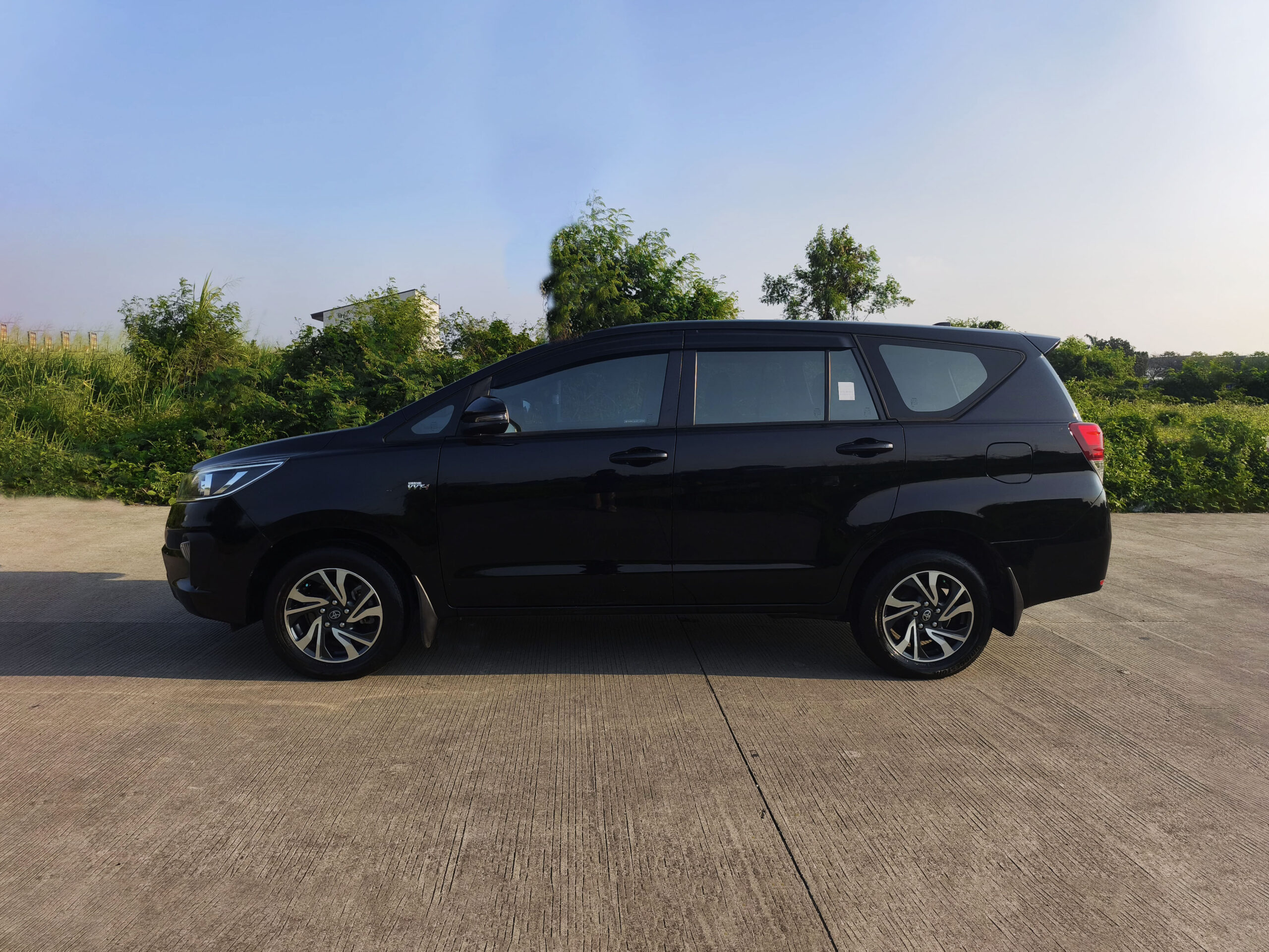 Toyota Innova Reborn G 2021 M/T - Image 8
