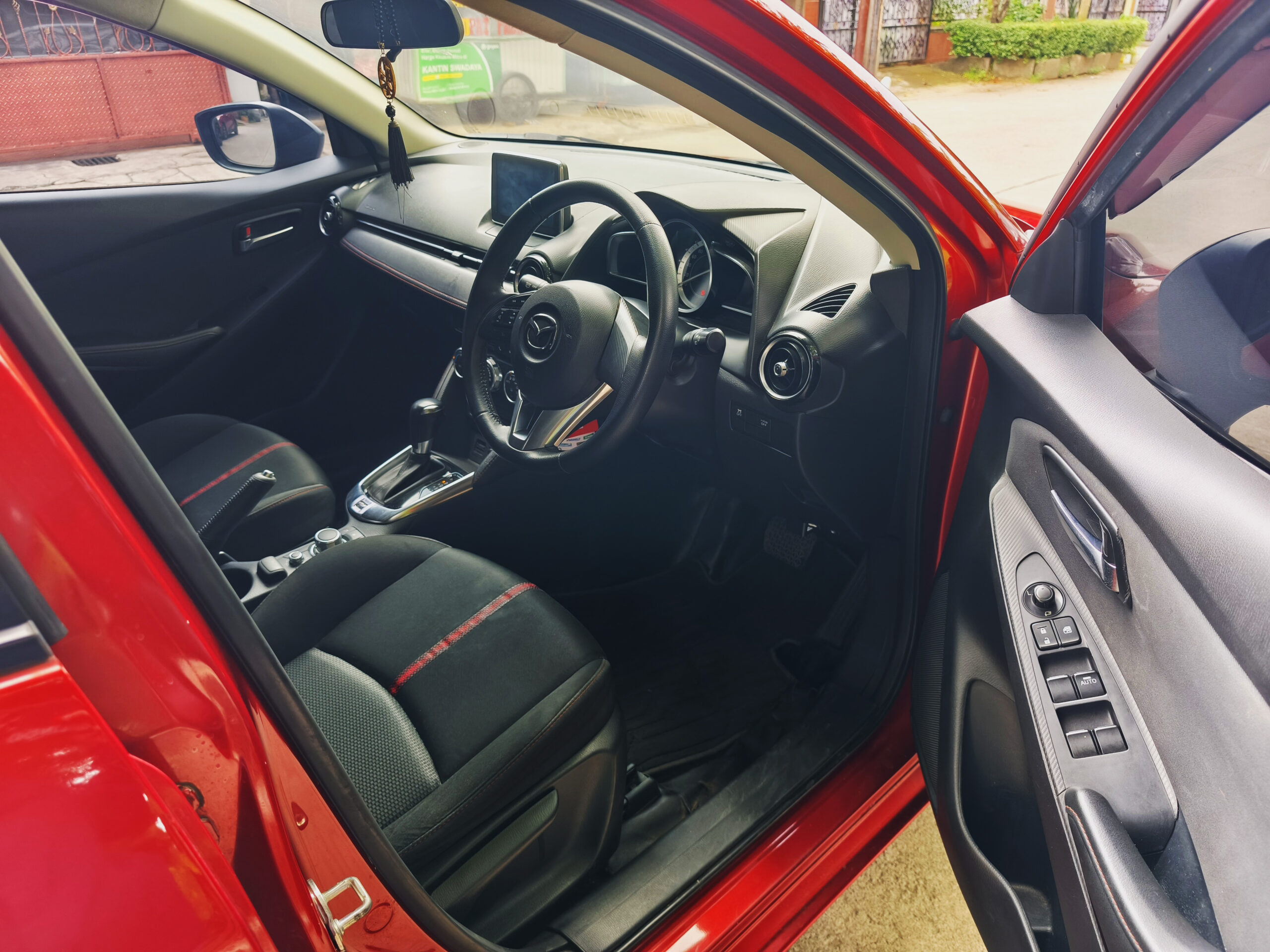 Mazda 2 GT AT 2015 - Image 12