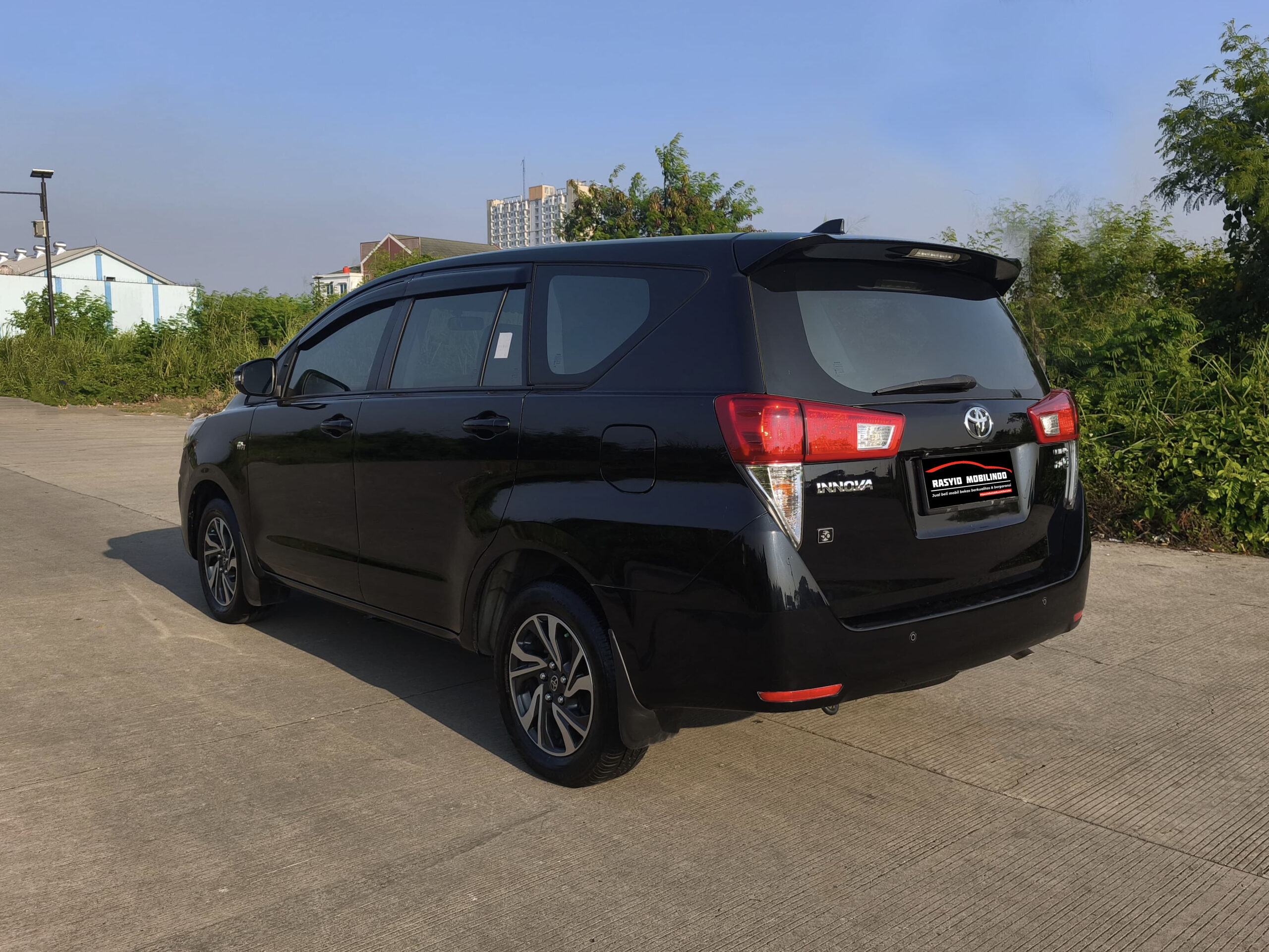 Toyota Innova Reborn G 2021 M/T - Image 6