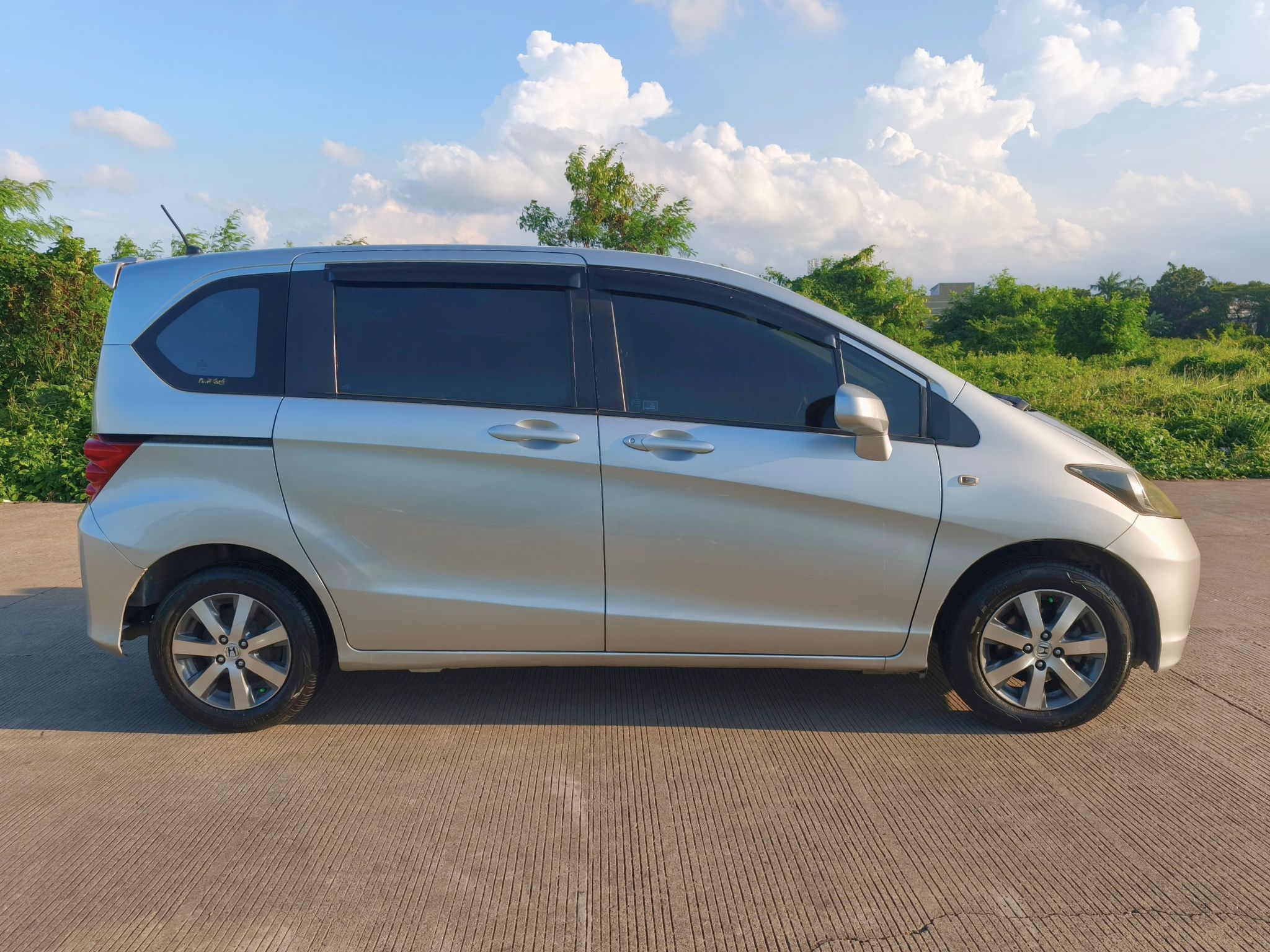 Honda Freed SD 2012 A/T - Image 7