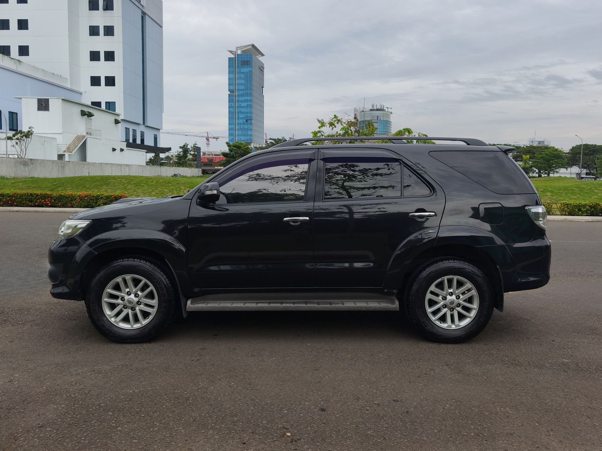 Toyota Fortuner G VNT TRD AT 2014 - Image 8