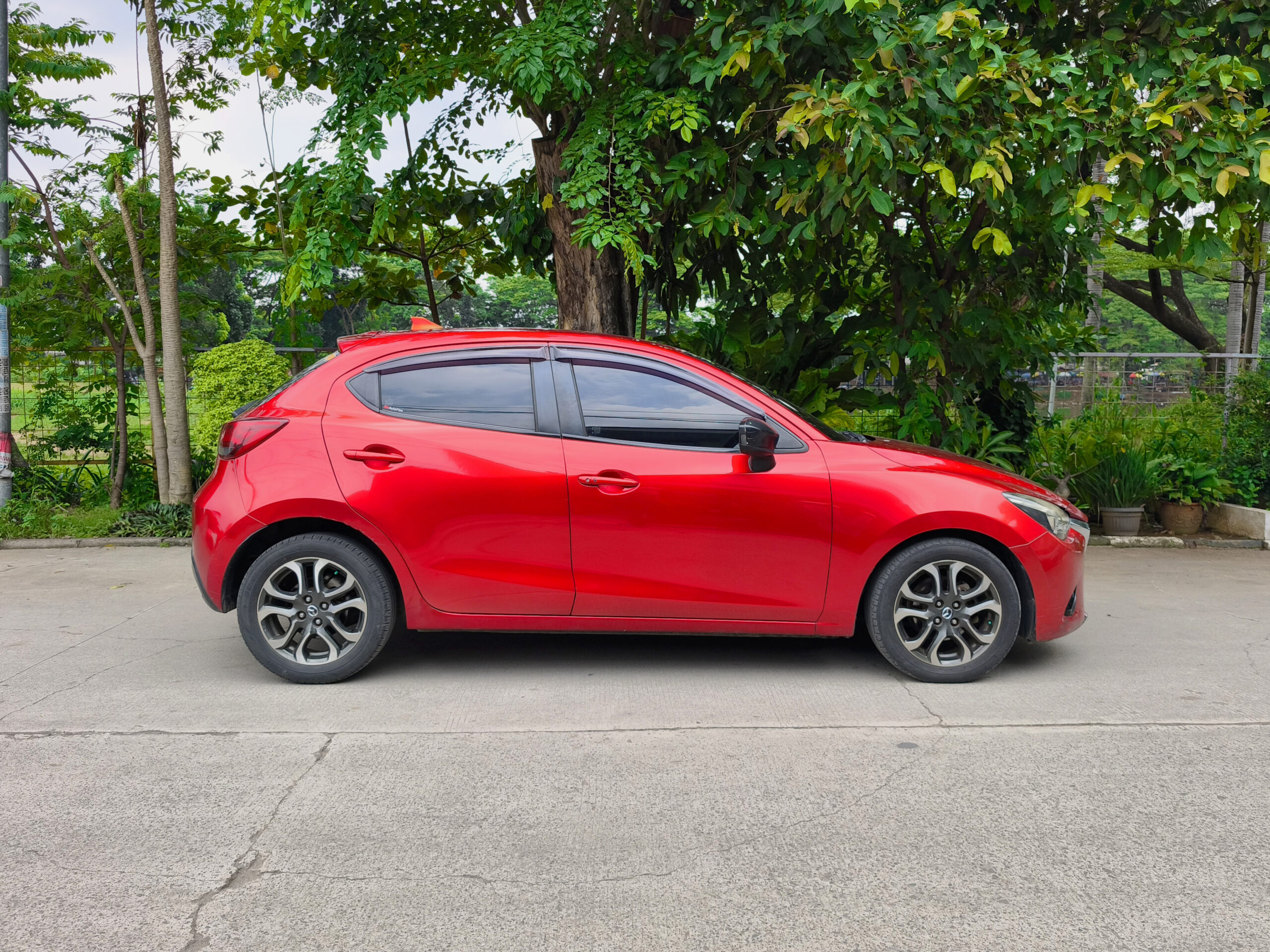 Mazda 2 GT AT 2015 - Image 8