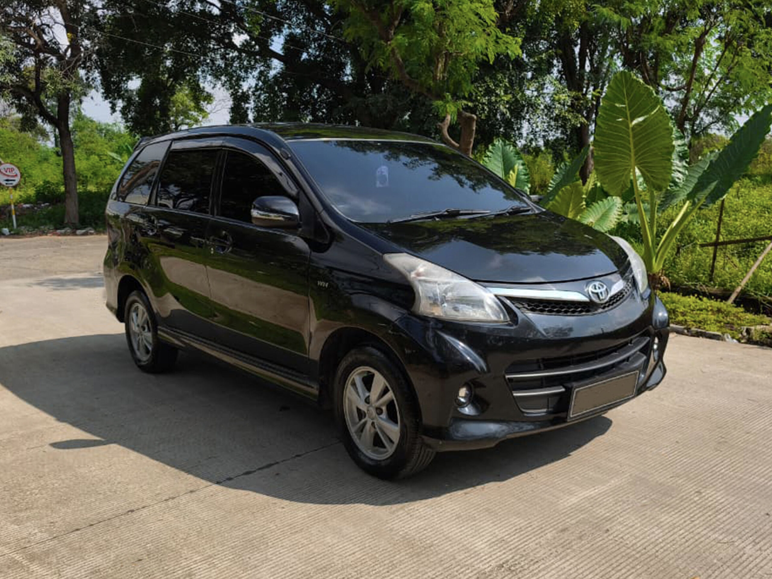 Toyota Avanza Veloz 2012 A/T - Image 3