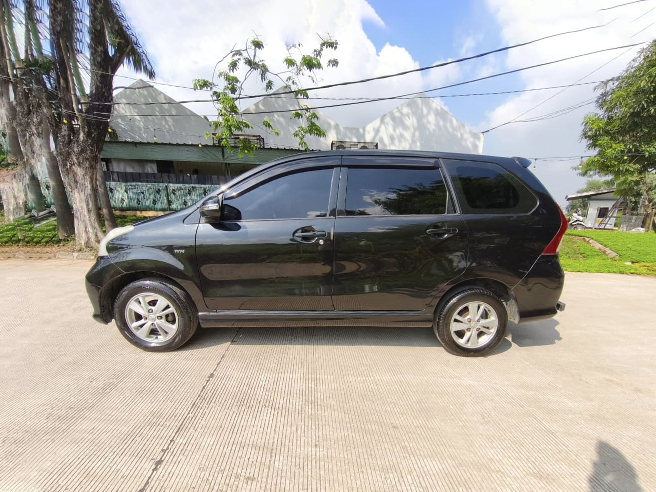 Toyota Avanza Veloz 2012 A/T - Image 7