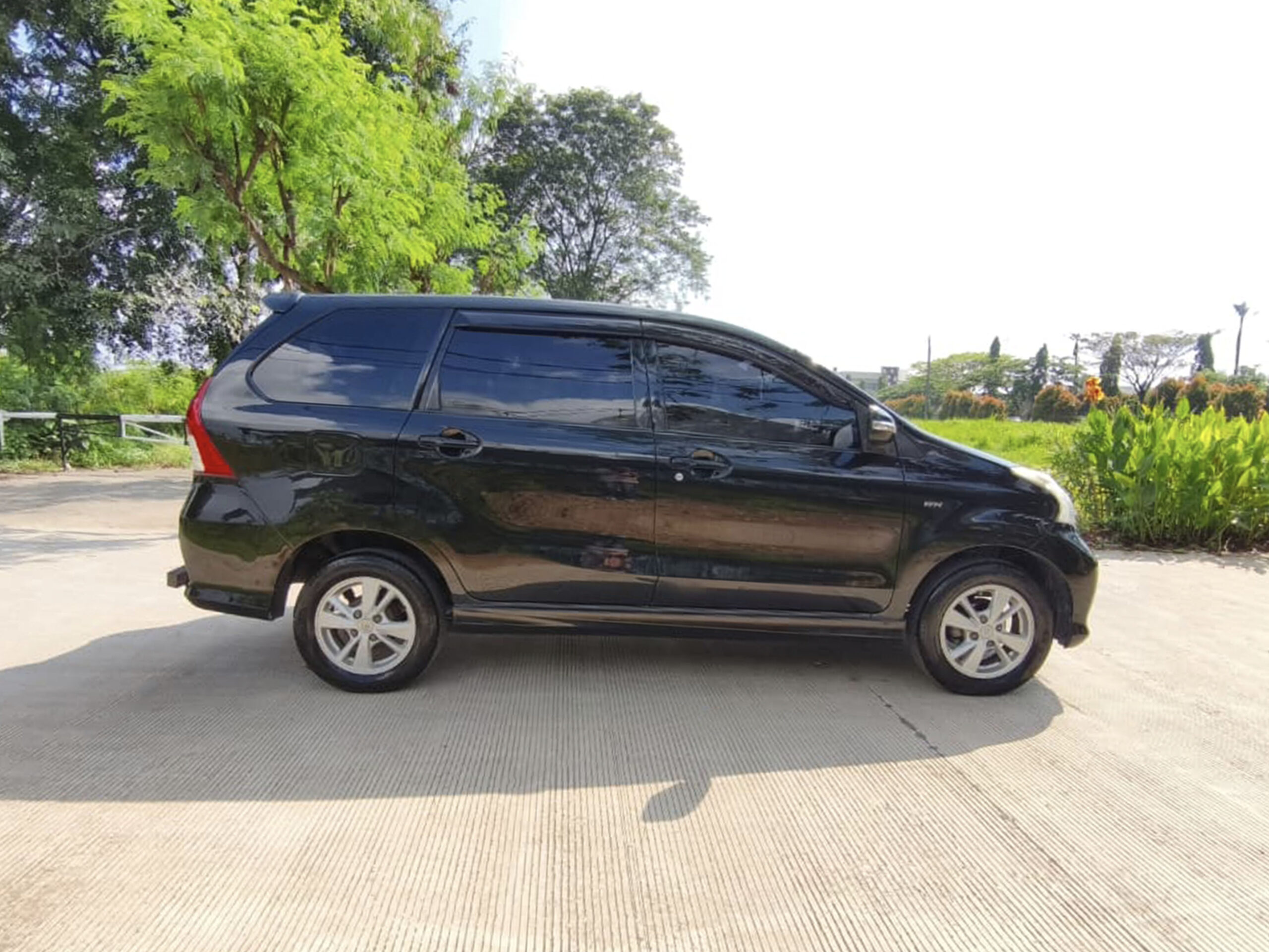 Toyota Avanza Veloz 2012 A/T - Image 8