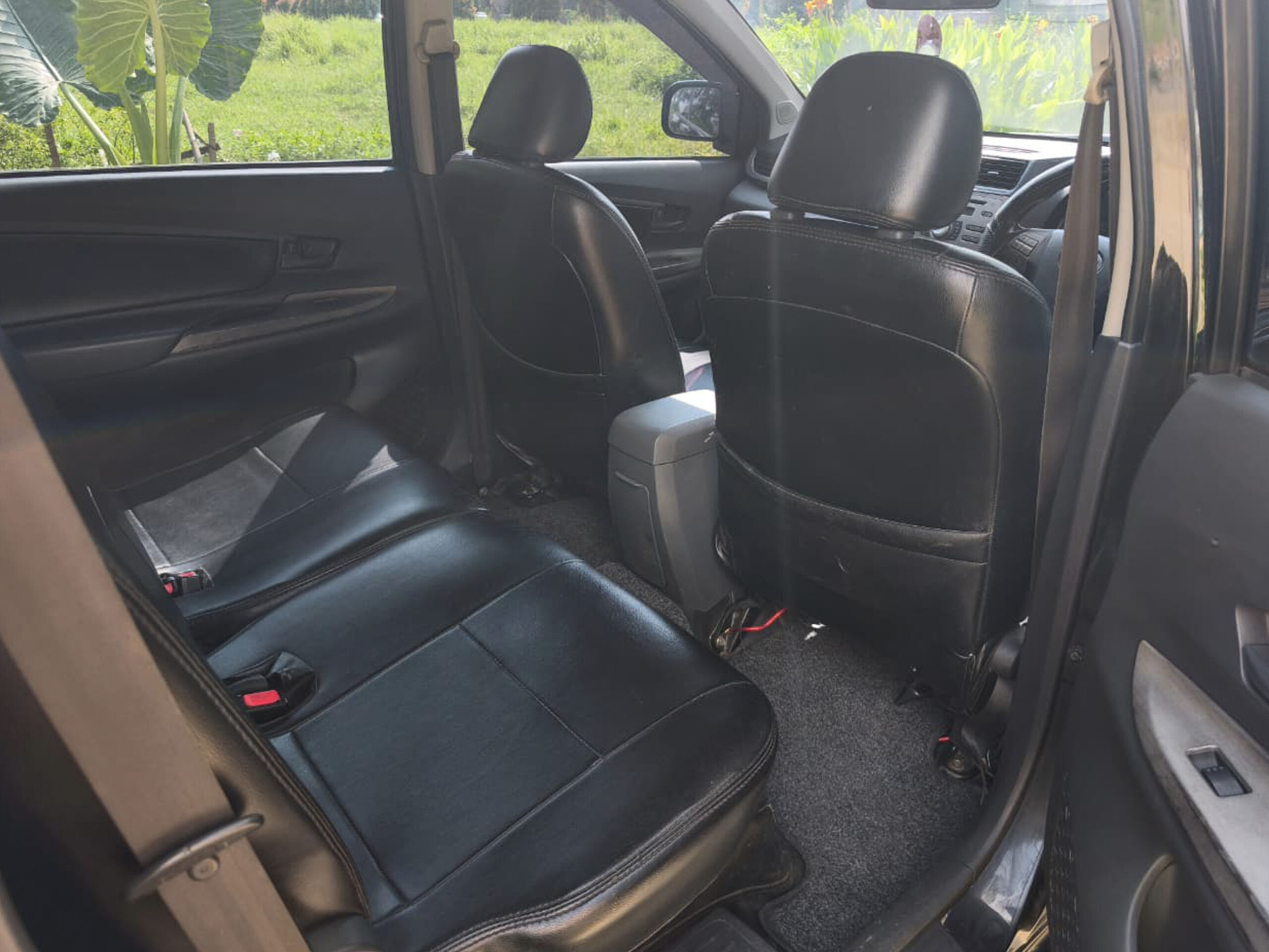 Toyota Avanza Veloz 2012 A/T - Image 9