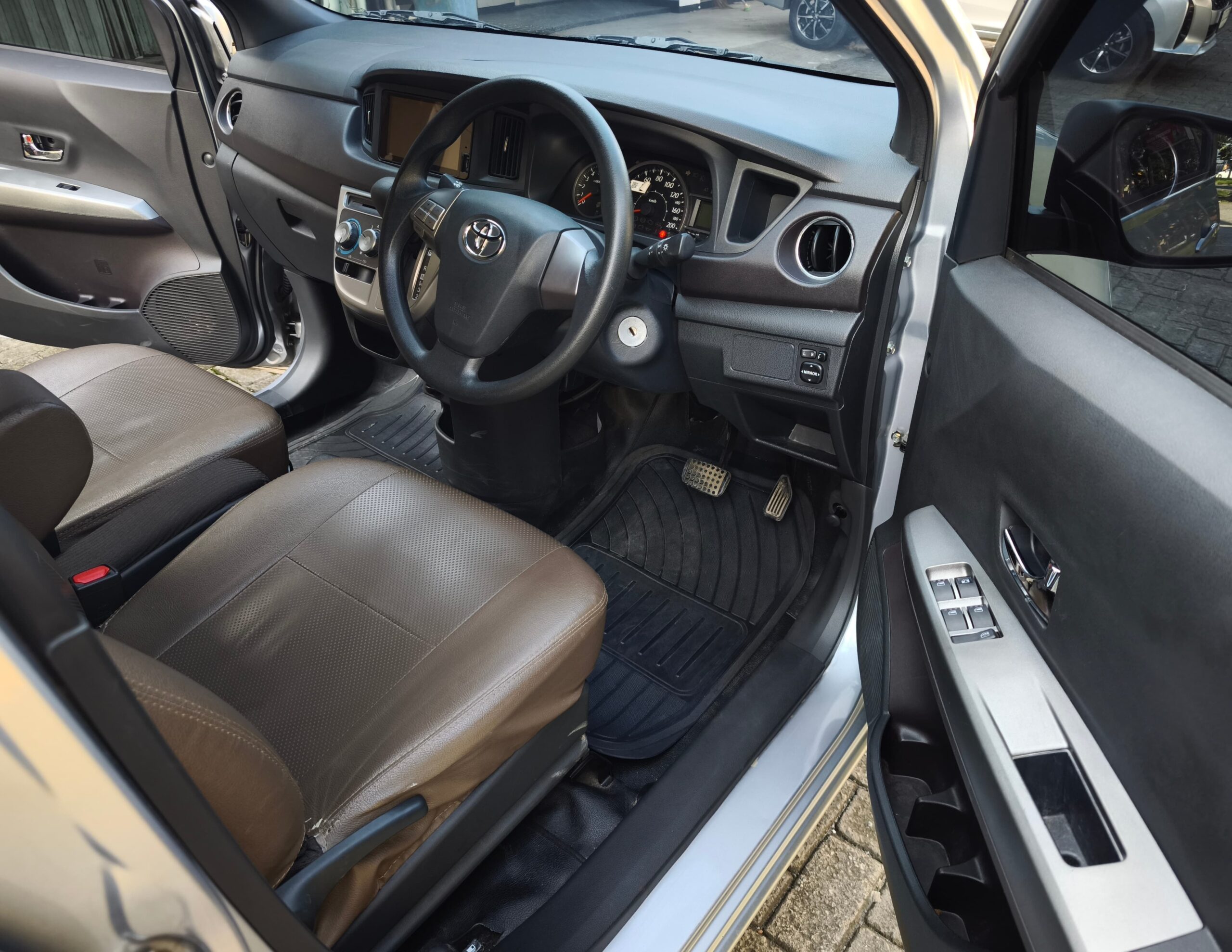 Toyota Calya G AT 2023 - Image 7