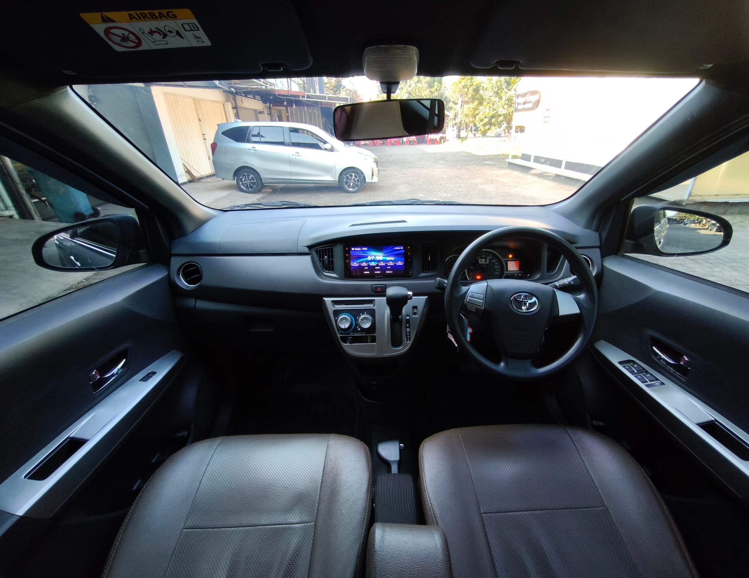 Toyota Calya G AT 2023 - Image 9