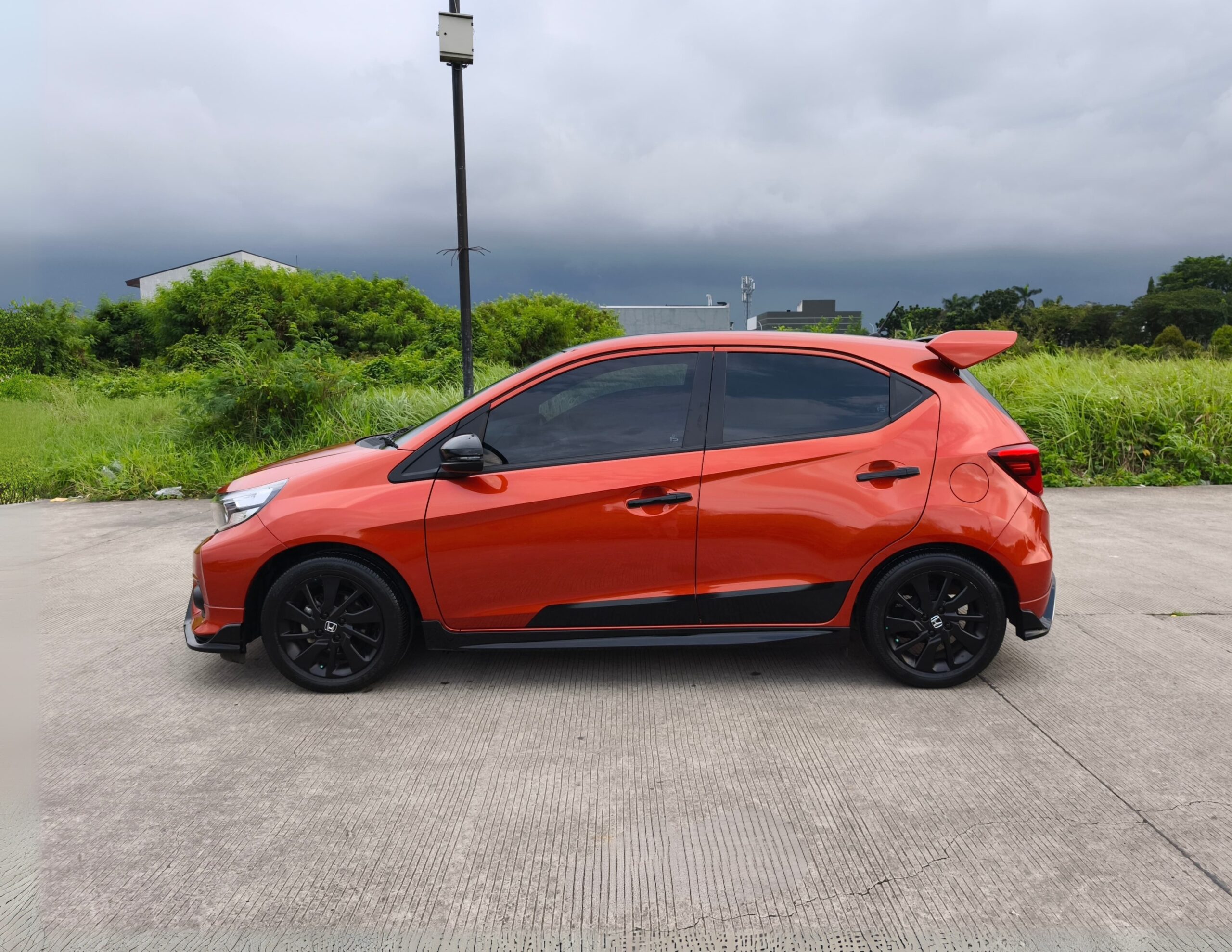 Honda Brio RS Urbanite 2022 CVT - Image 8
