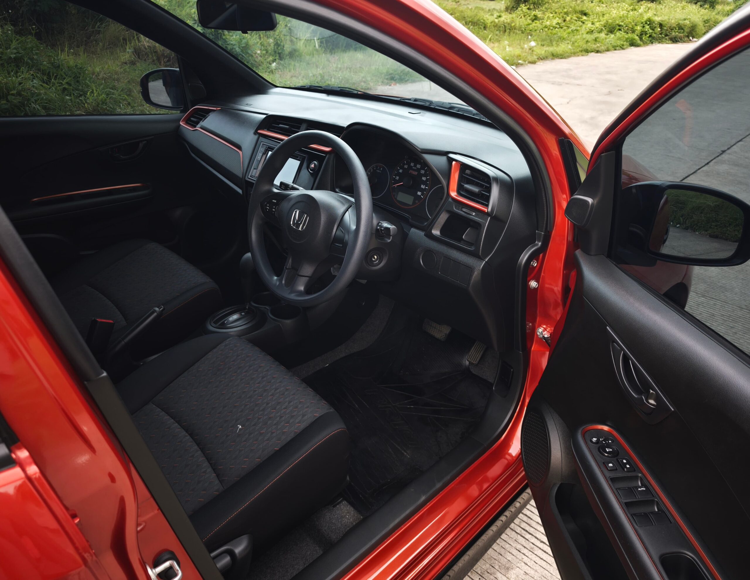 Honda Brio RS Urbanite 2022 CVT - Image 9