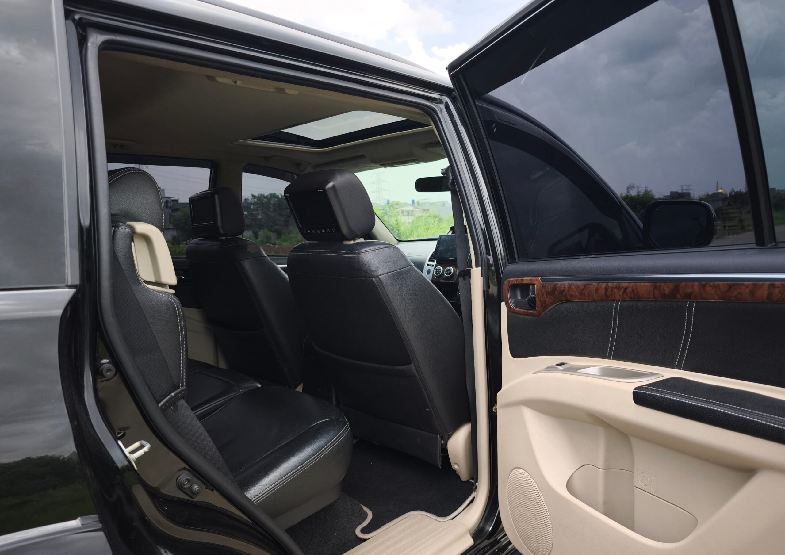 Pajero Sport Dakkar 4x4 2014 A/T - Image 10