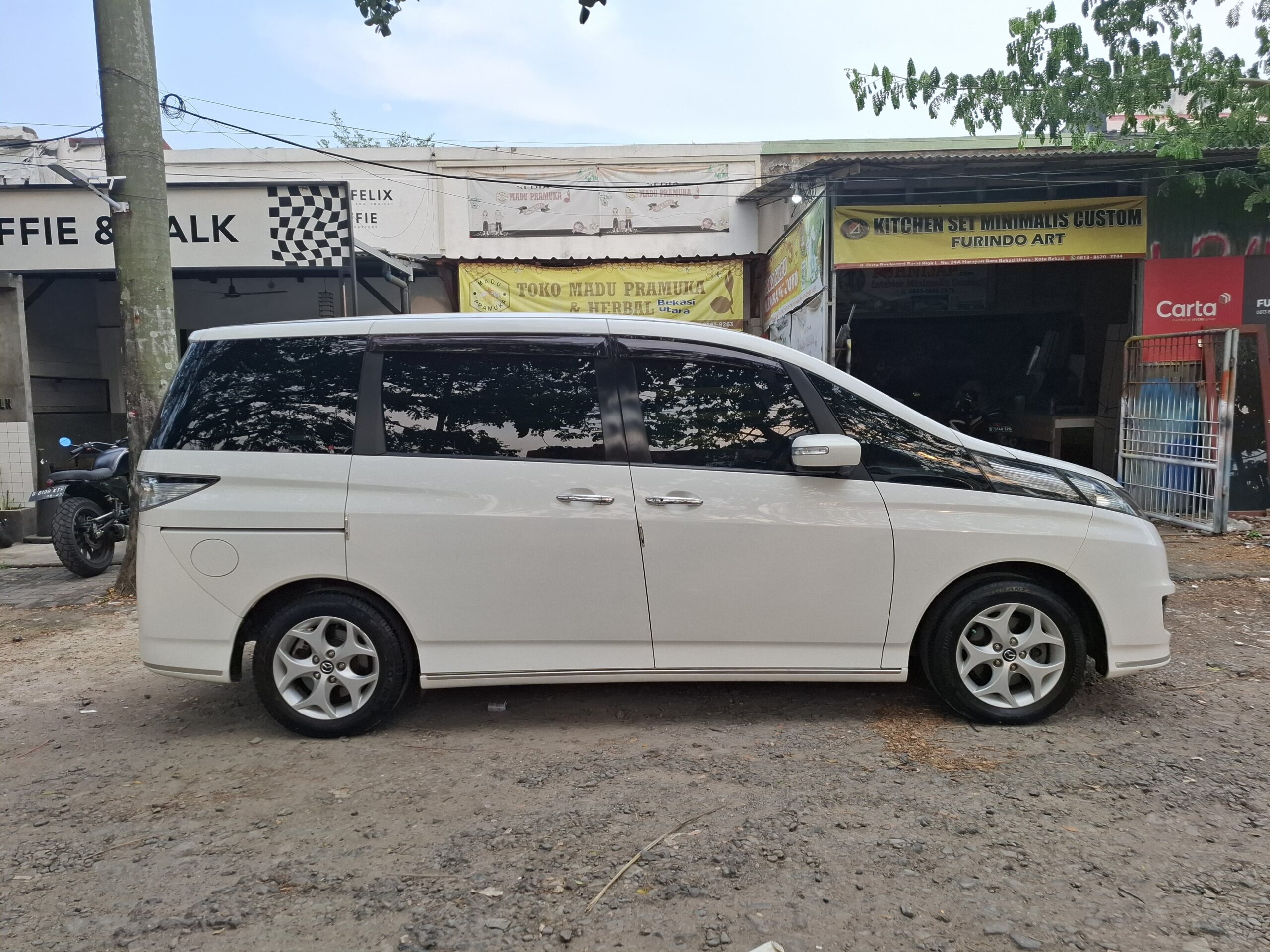 Mazda Biante Skyactiv 2014 - Image 12