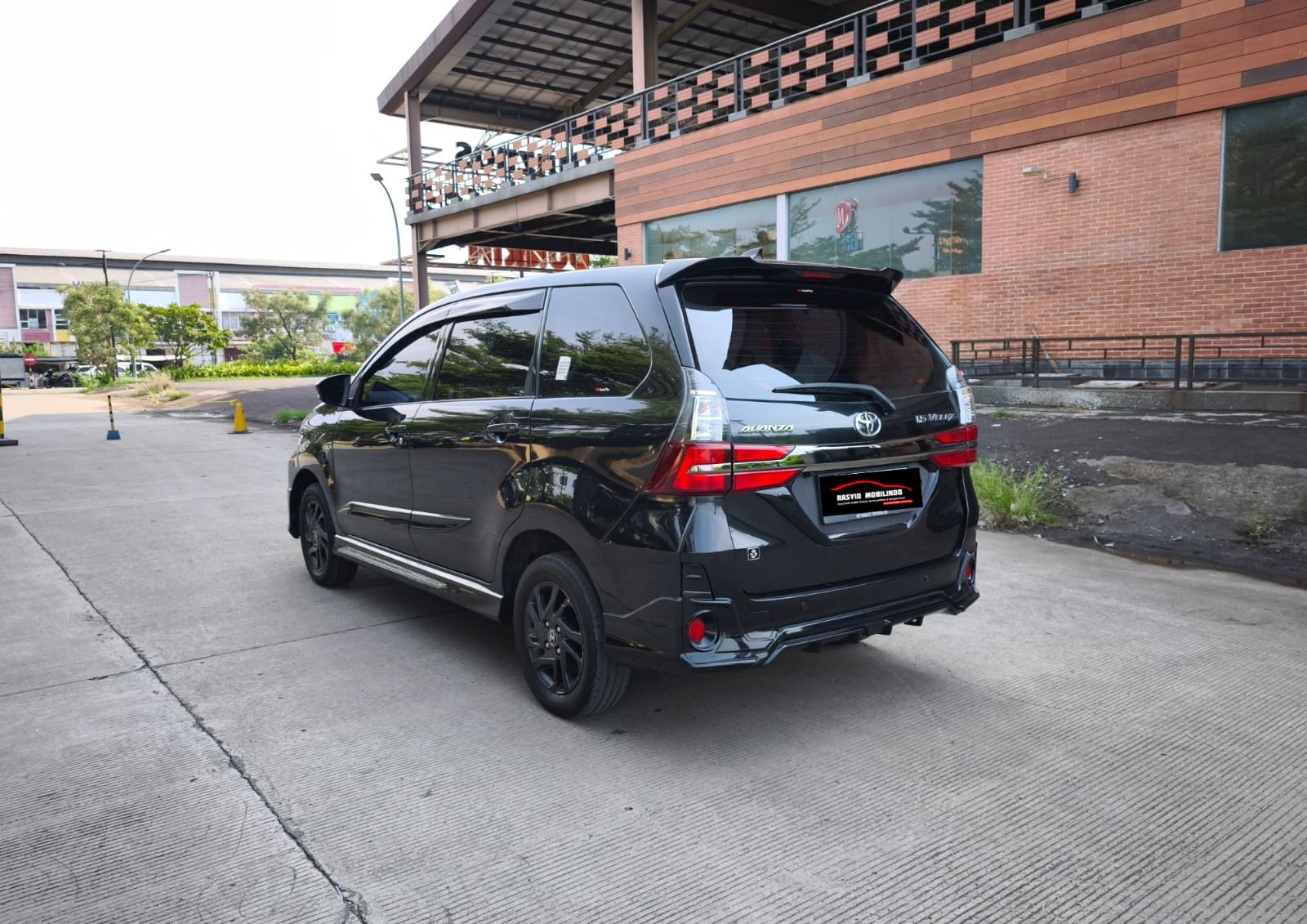 TOYOTA AVANZA VELOZ GR 2021 A/T - Image 5