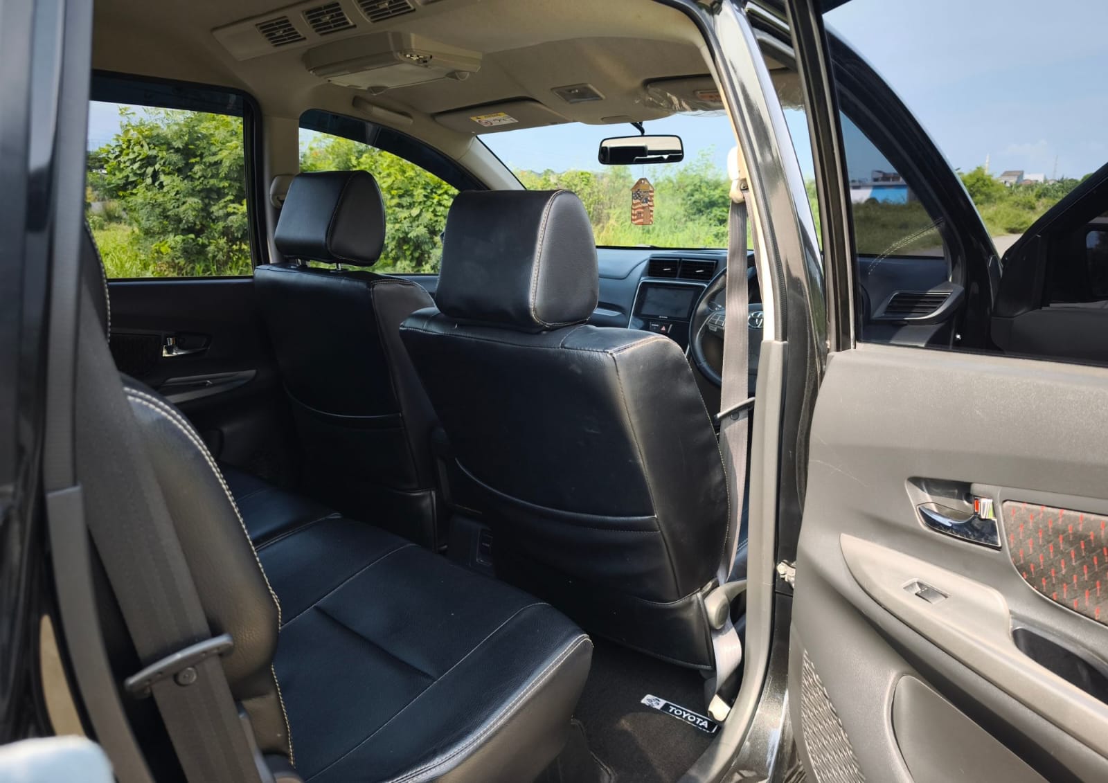 TOYOTA AVANZA VELOZ GR 2021 A/T - Image 10