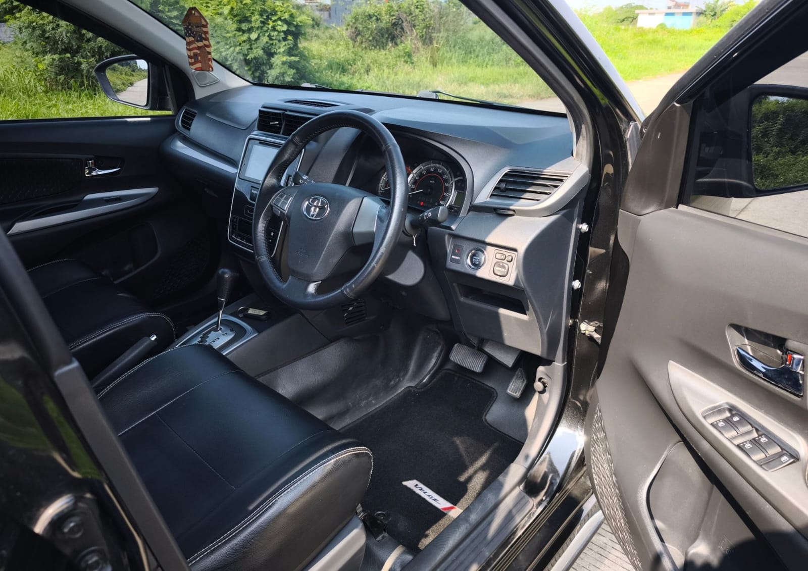 TOYOTA AVANZA VELOZ GR 2021 A/T - Image 9