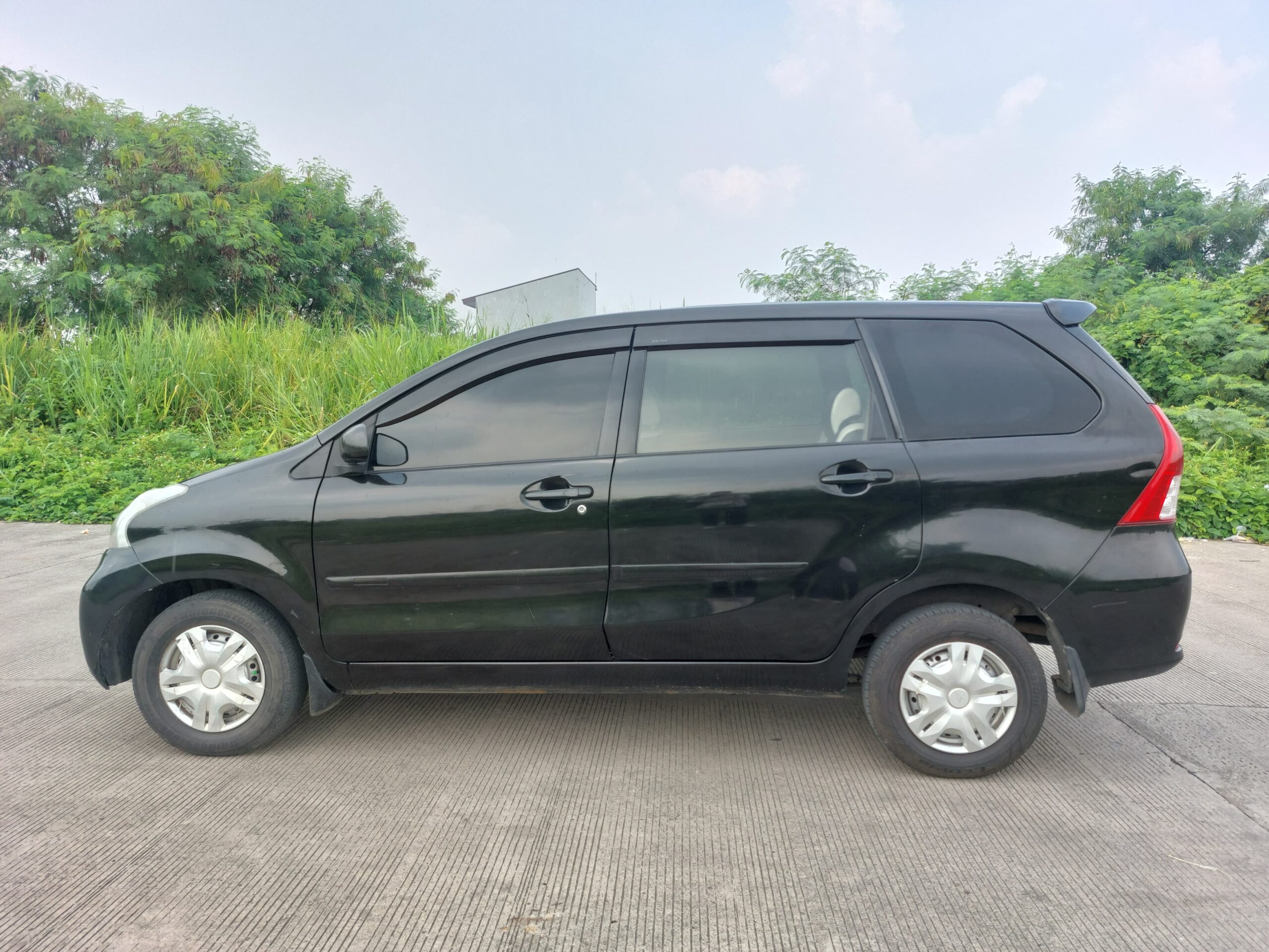 Daihatsu Xenia X 2015 M/T - Image 8