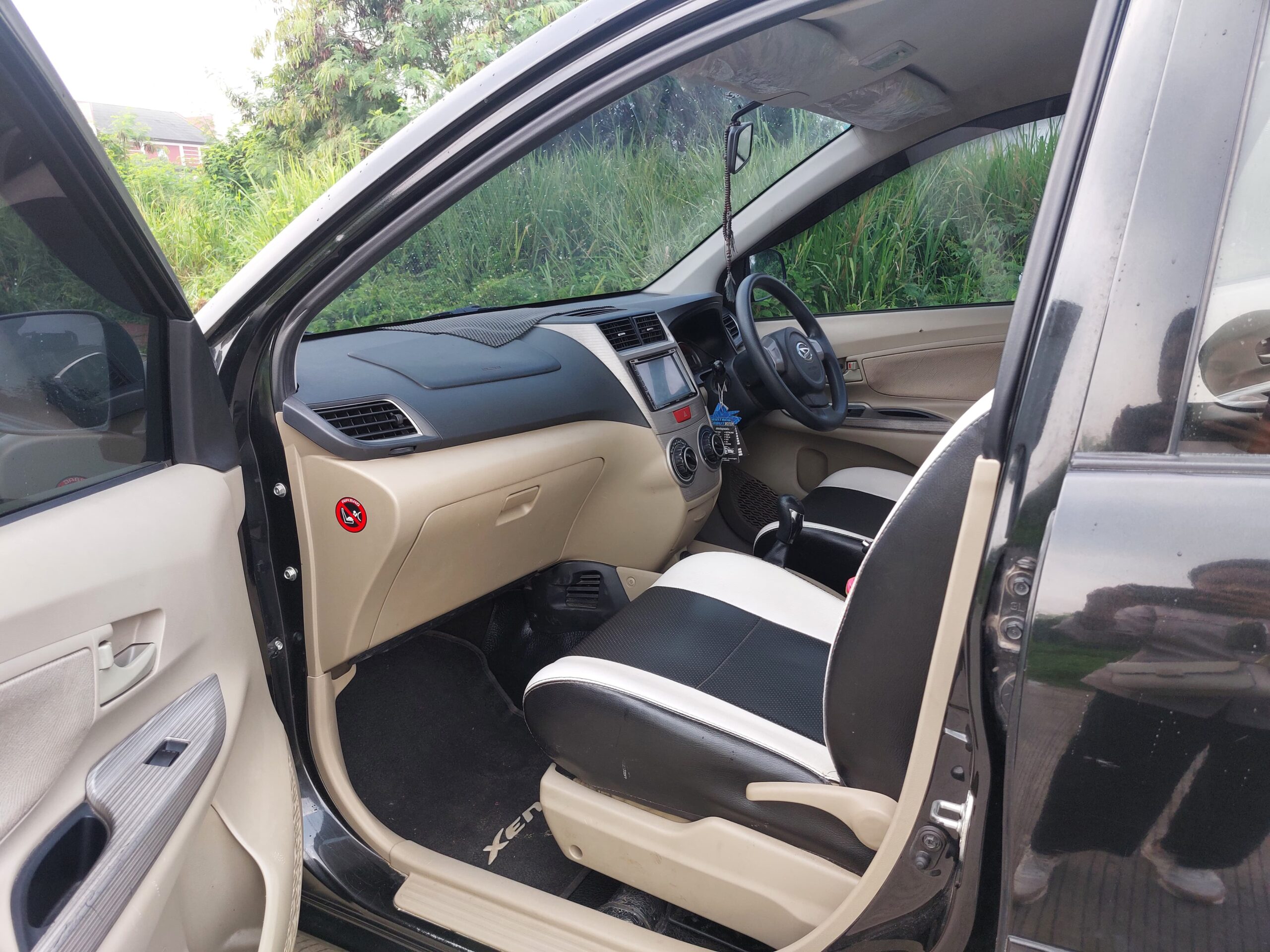 Daihatsu Xenia X 2015 M/T - Image 9