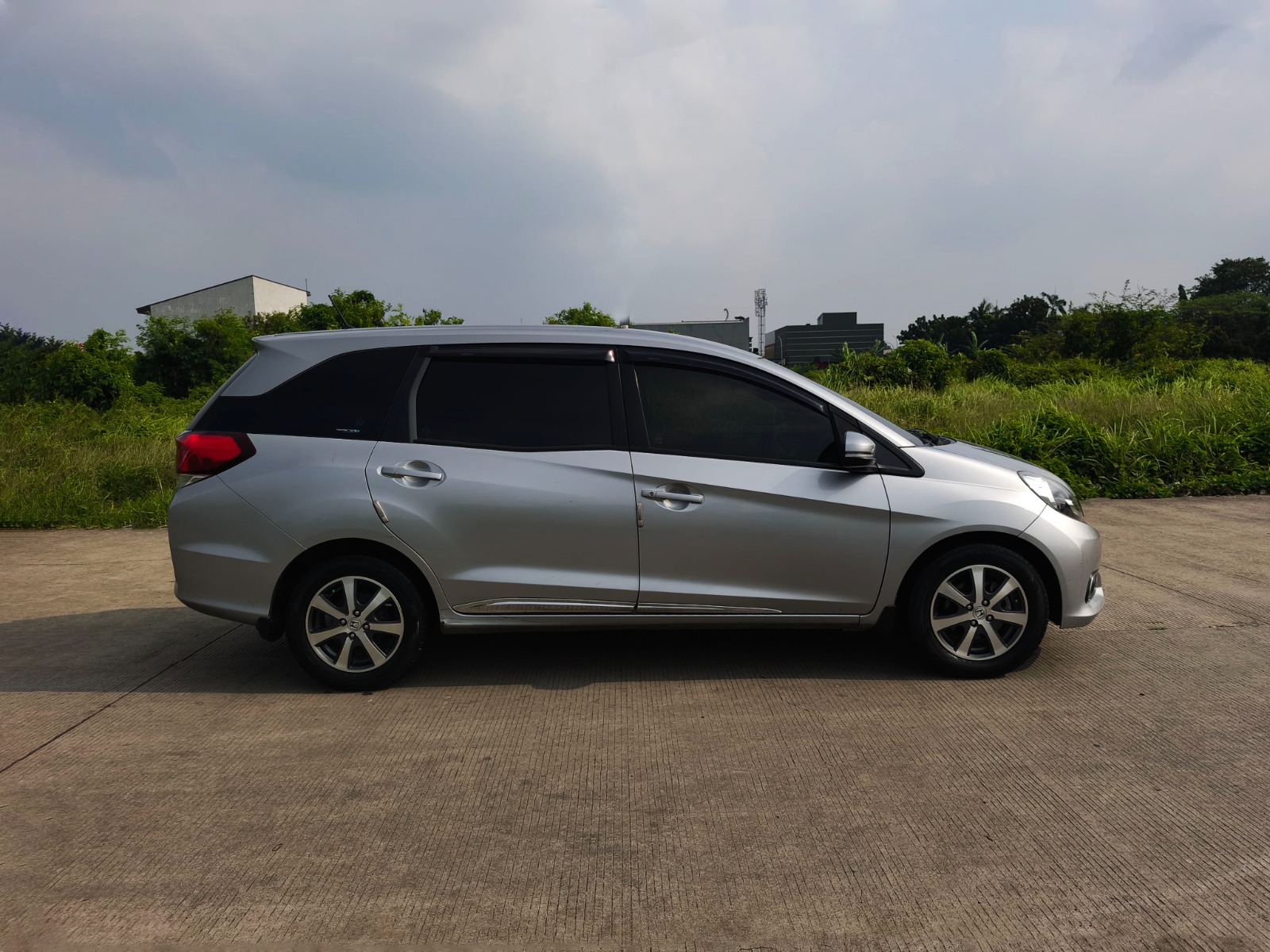 Honda Mobilio 1.5 E 2016 CVT - Image 8