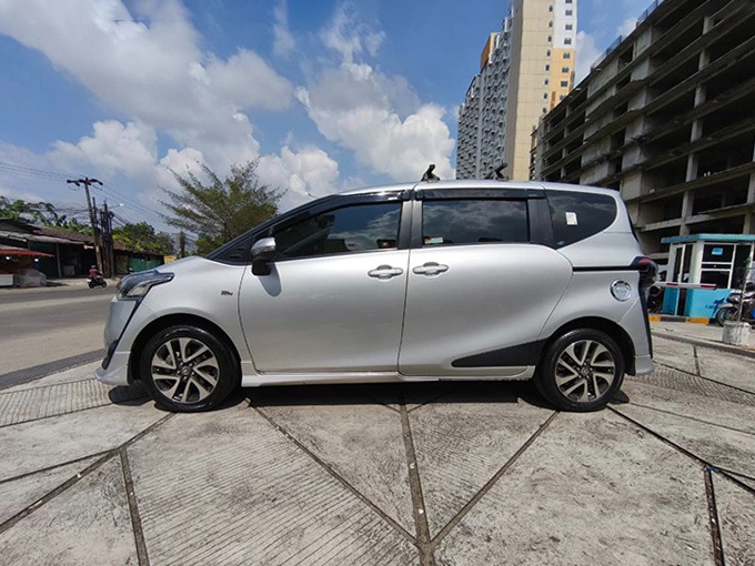 Toyota Sienta Q 2018 CVT - Image 8