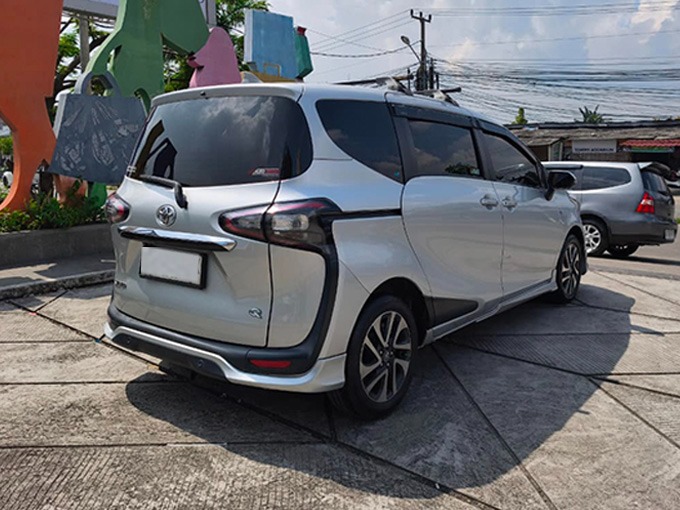 Toyota Sienta Q 2018 CVT - Image 6