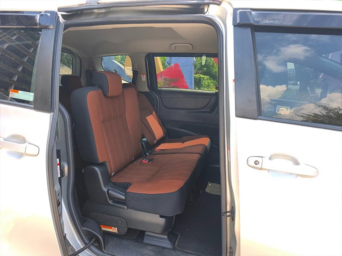 Toyota Sienta Q 2018 CVT - Image 9