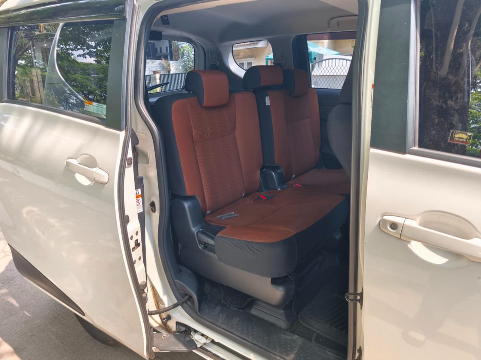 Toyota Sienta Q 2018 A/T - Image 10