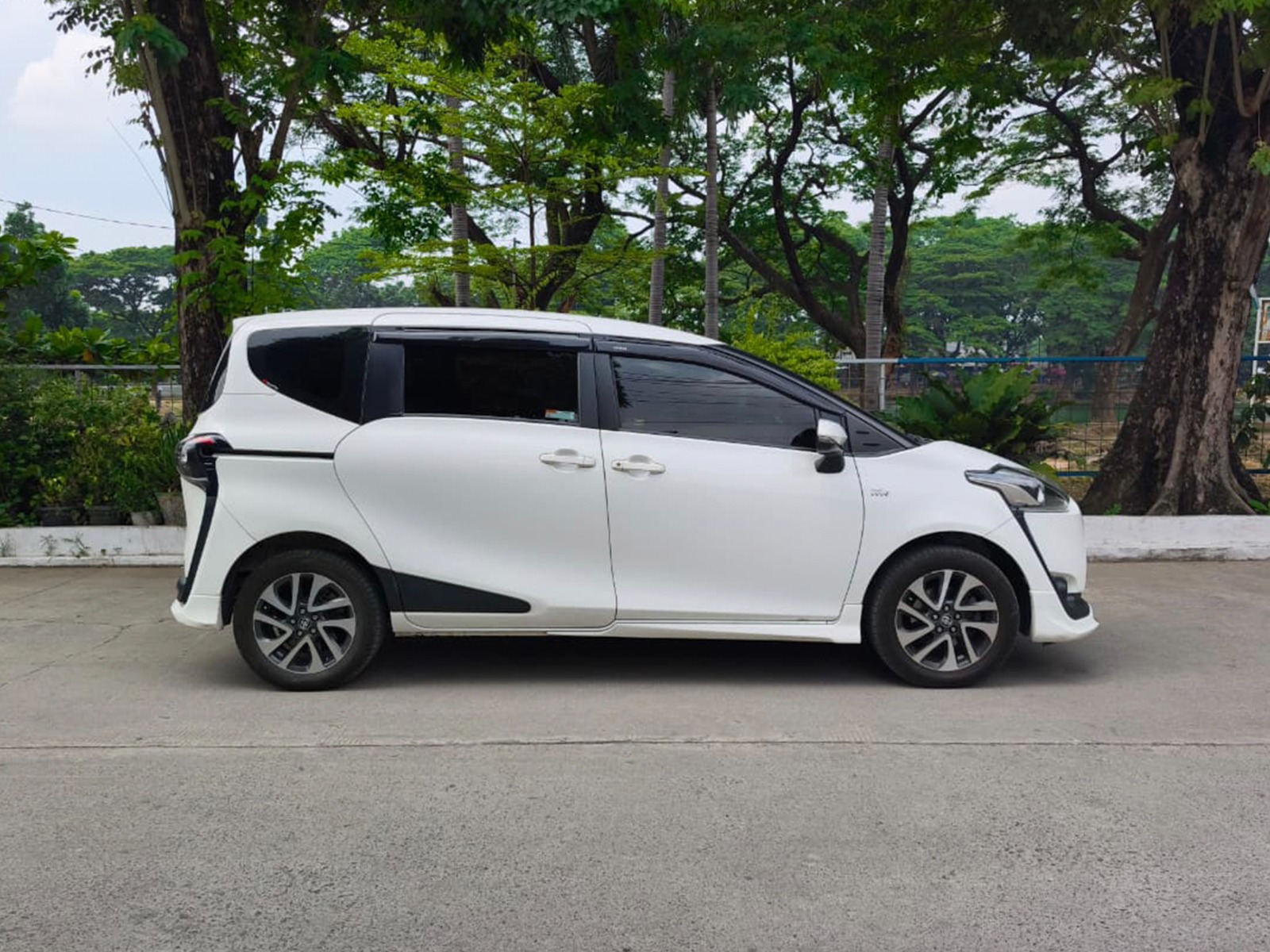 Toyota Sienta Q 2018 A/T - Image 8
