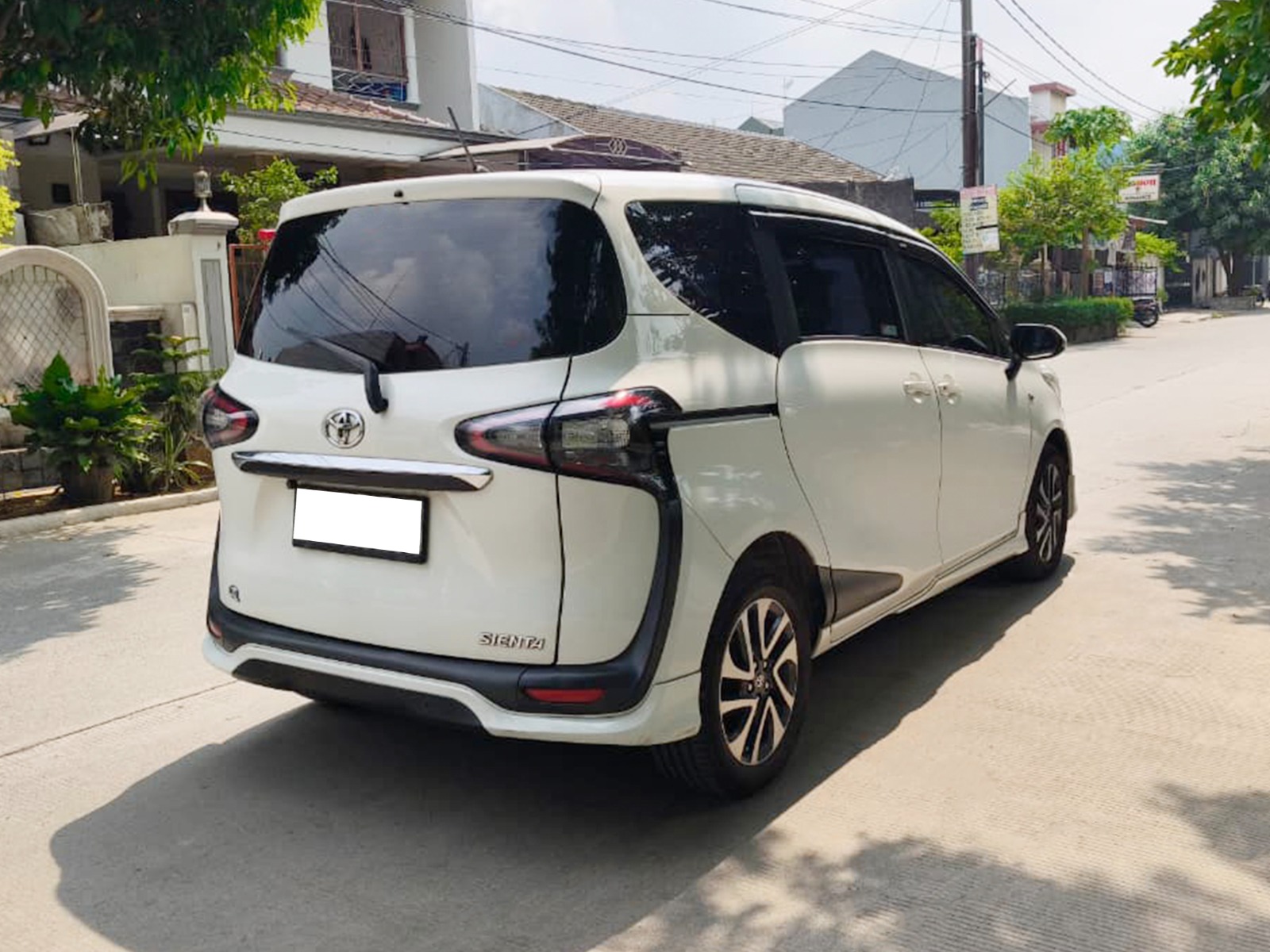Toyota Sienta Q 2018 A/T - Image 6