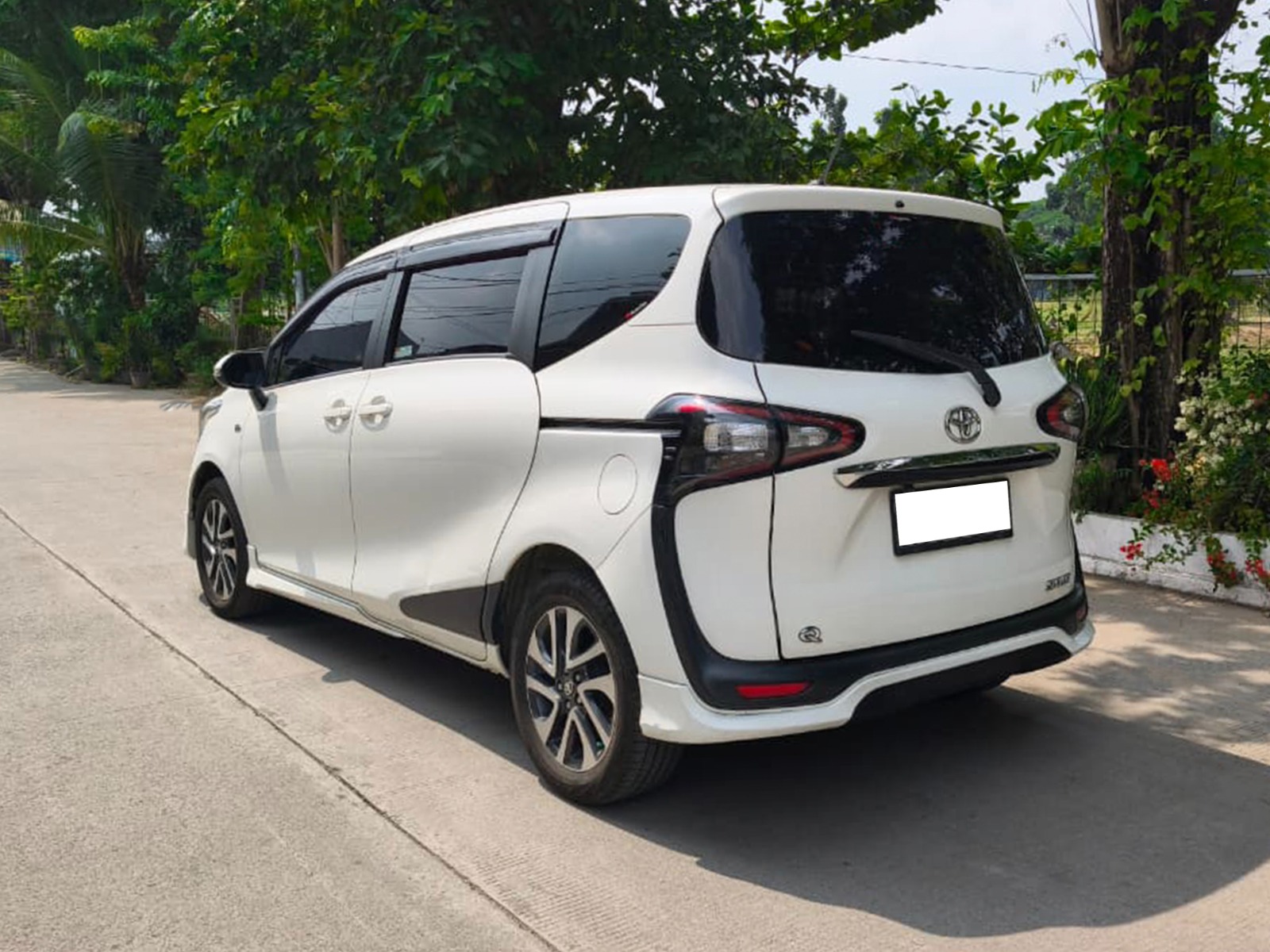 Toyota Sienta Q 2018 A/T - Image 5