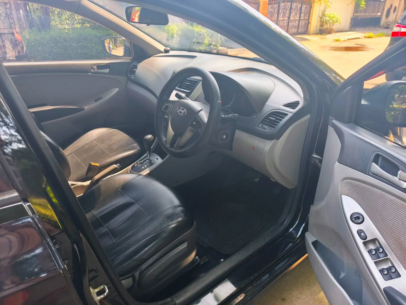 HYUNDAI GRAND NEW AVEGA A/T 2013 - Image 10