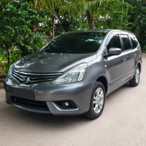 Nissan Grand Livina XV A/T 2015
