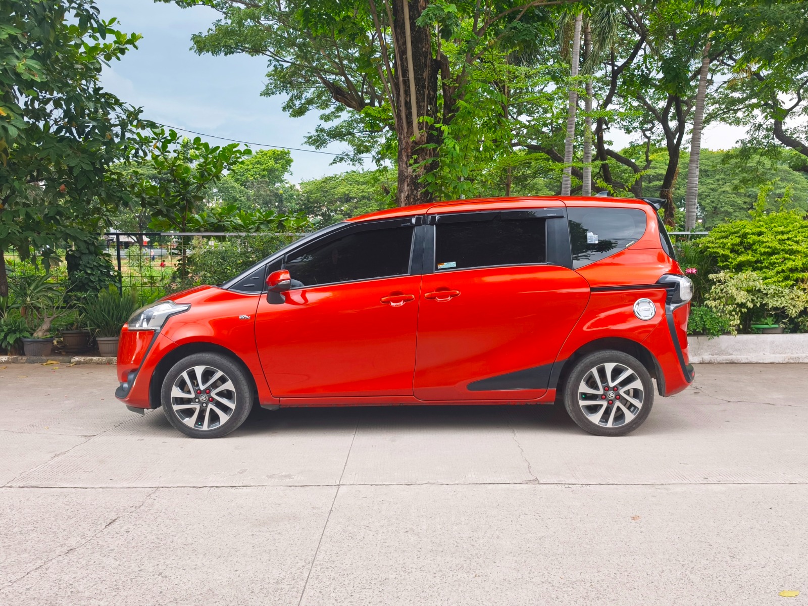 Toyota Sienta V 2016 CVT - Image 8