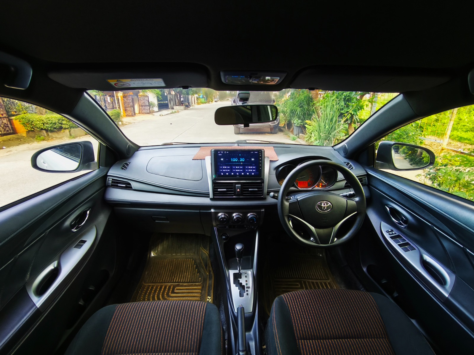 Toyota Yaris G 2015 A/T - Image 11