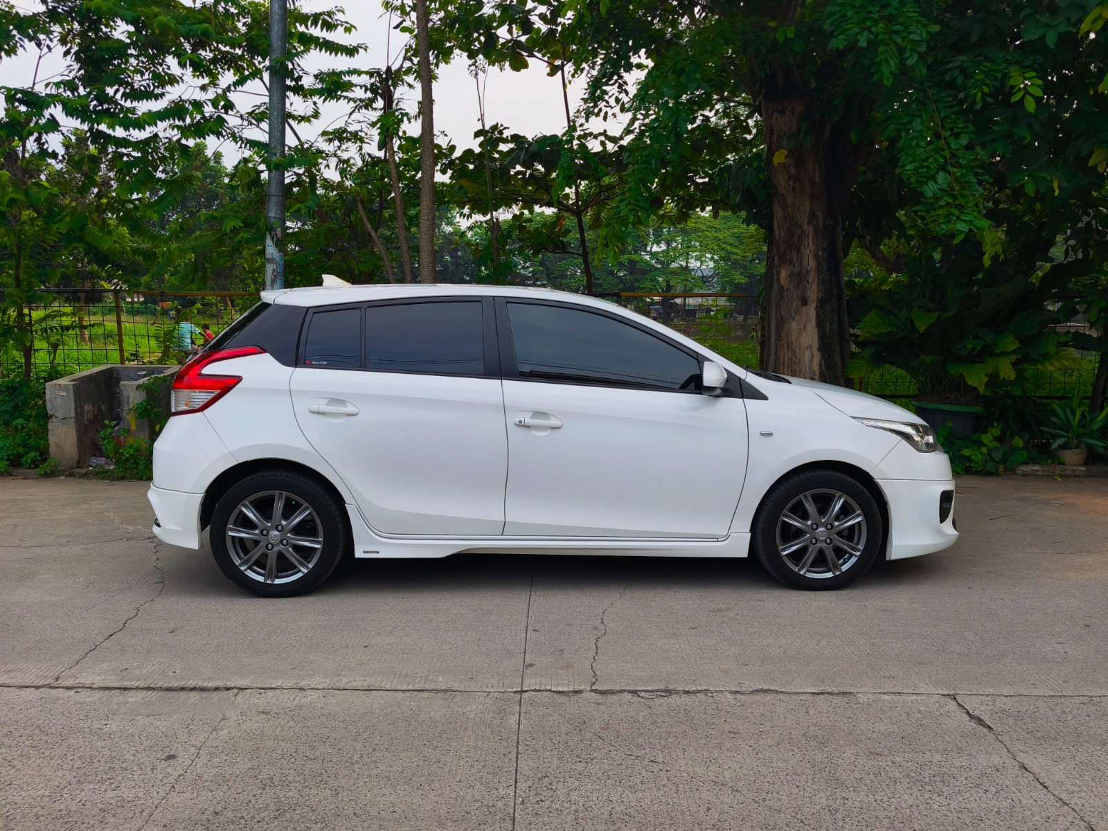 Toyota Yaris G 2015 A/T - Image 7