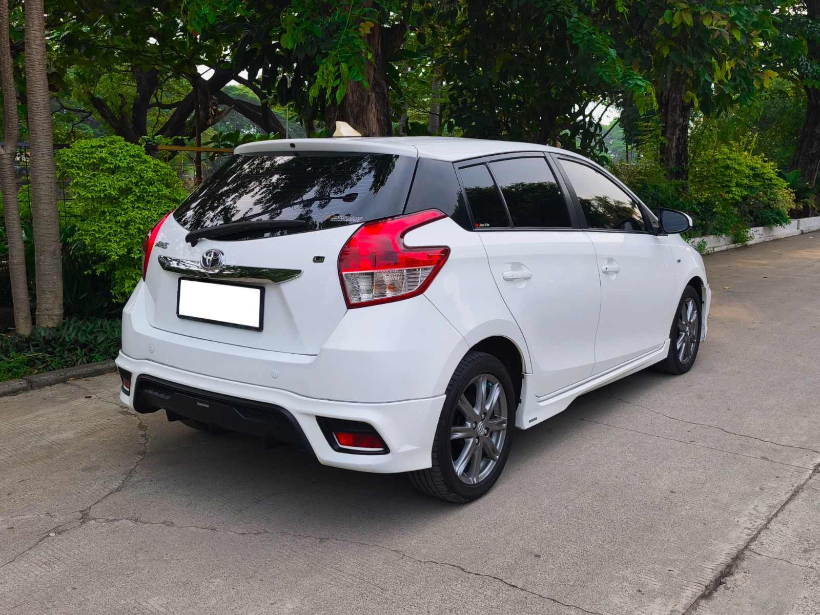 Toyota Yaris G 2015 A/T - Image 4