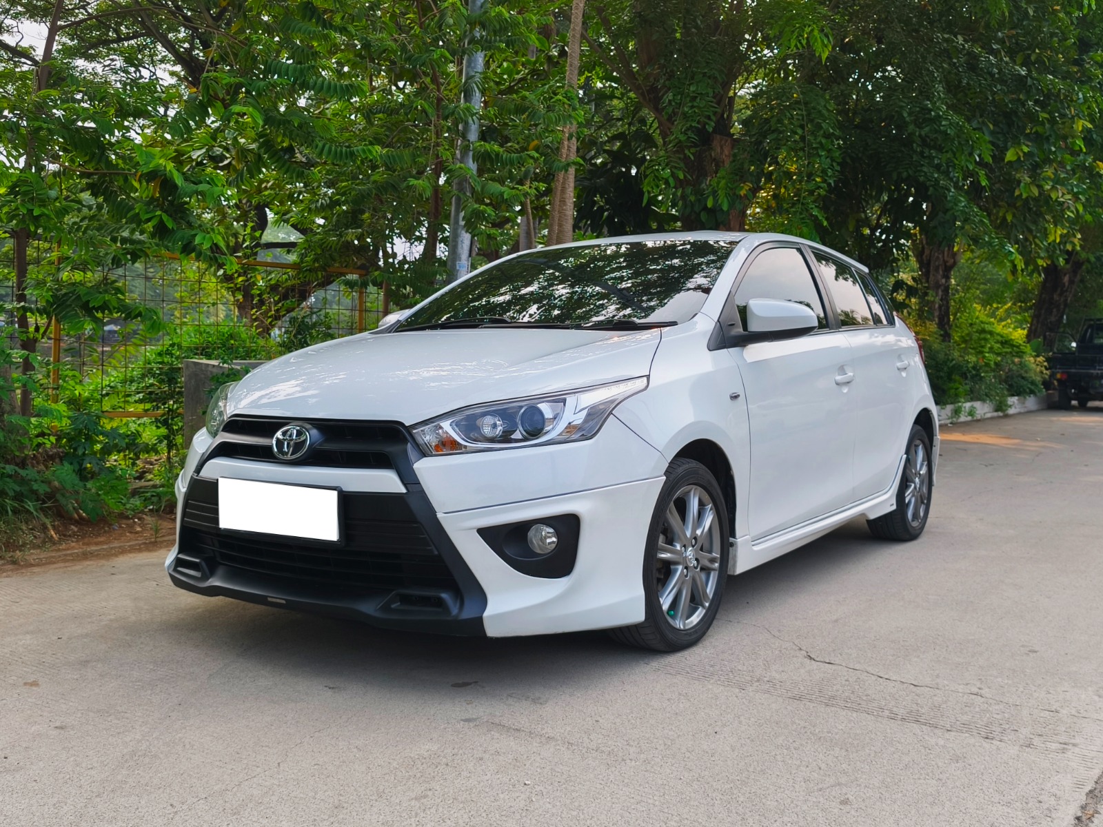 Toyota Yaris G 2015 A/T
