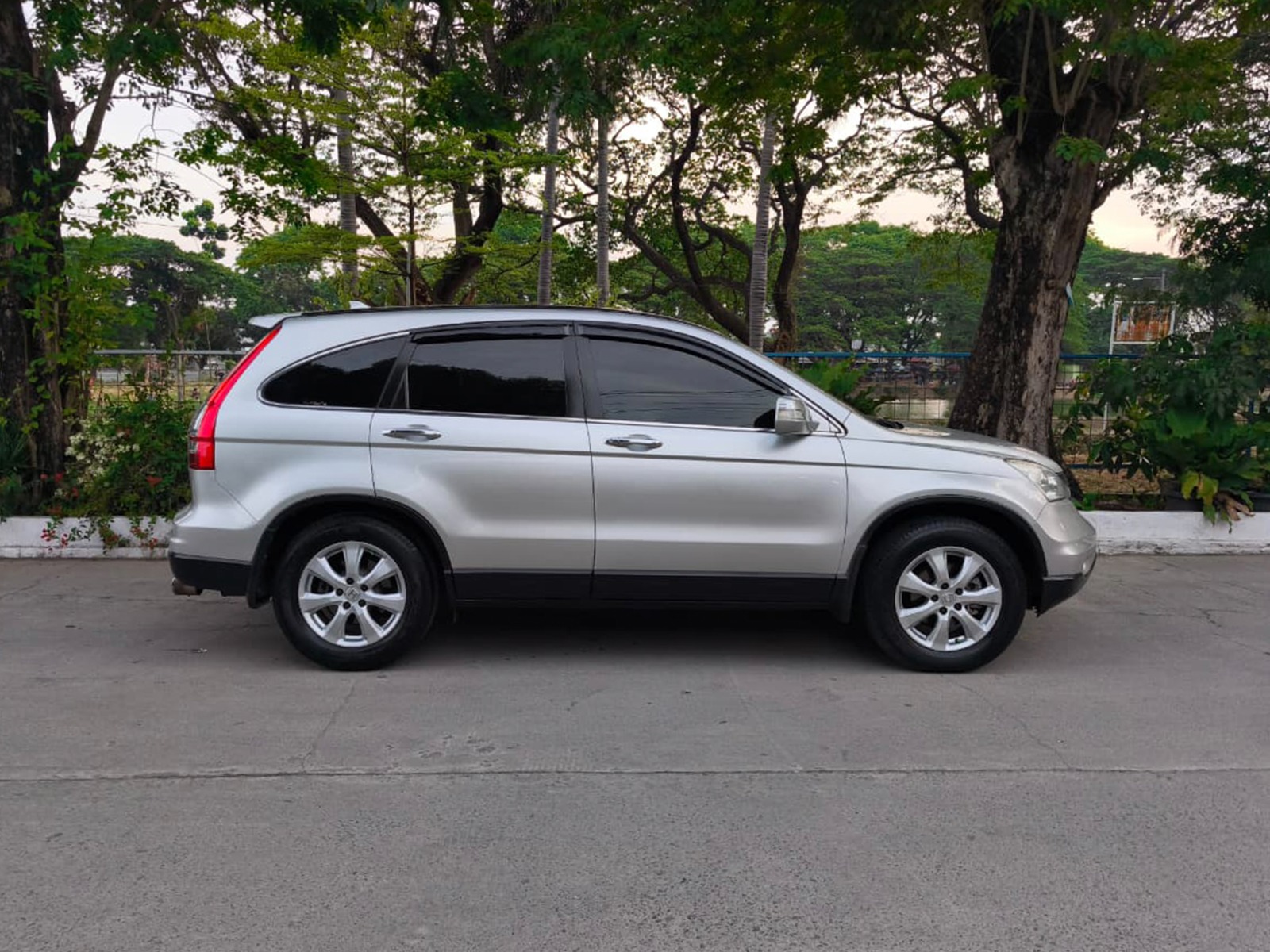 Honda CR-V 2.4 2010 A/T - Image 7