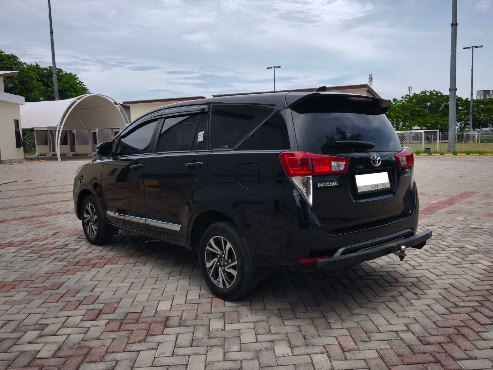 Toyota Innova 2.4 G 2022 A/T - Image 6