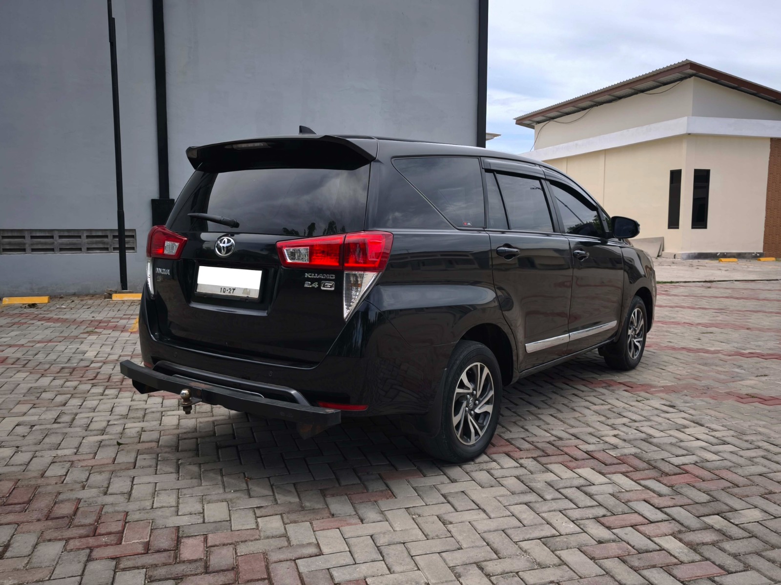 Toyota Innova 2.4 G 2022 A/T - Image 4