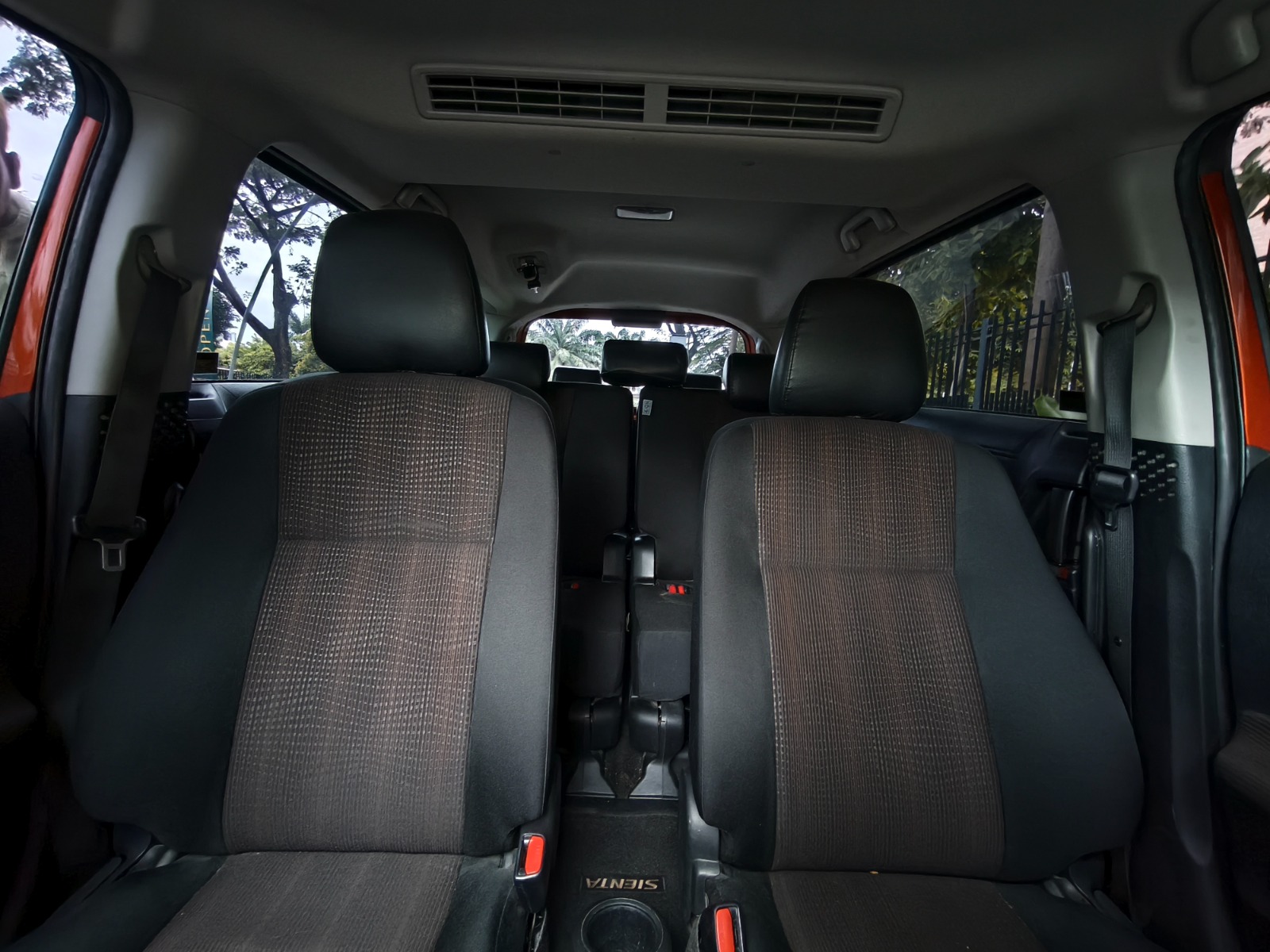 Toyota Sienta G 2017 CVT - Image 12