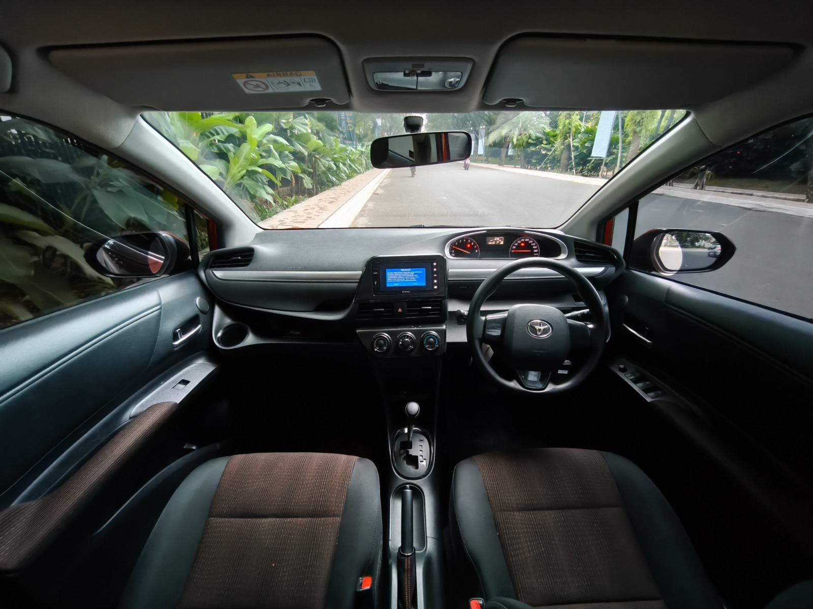 Toyota Sienta G 2017 CVT - Image 13