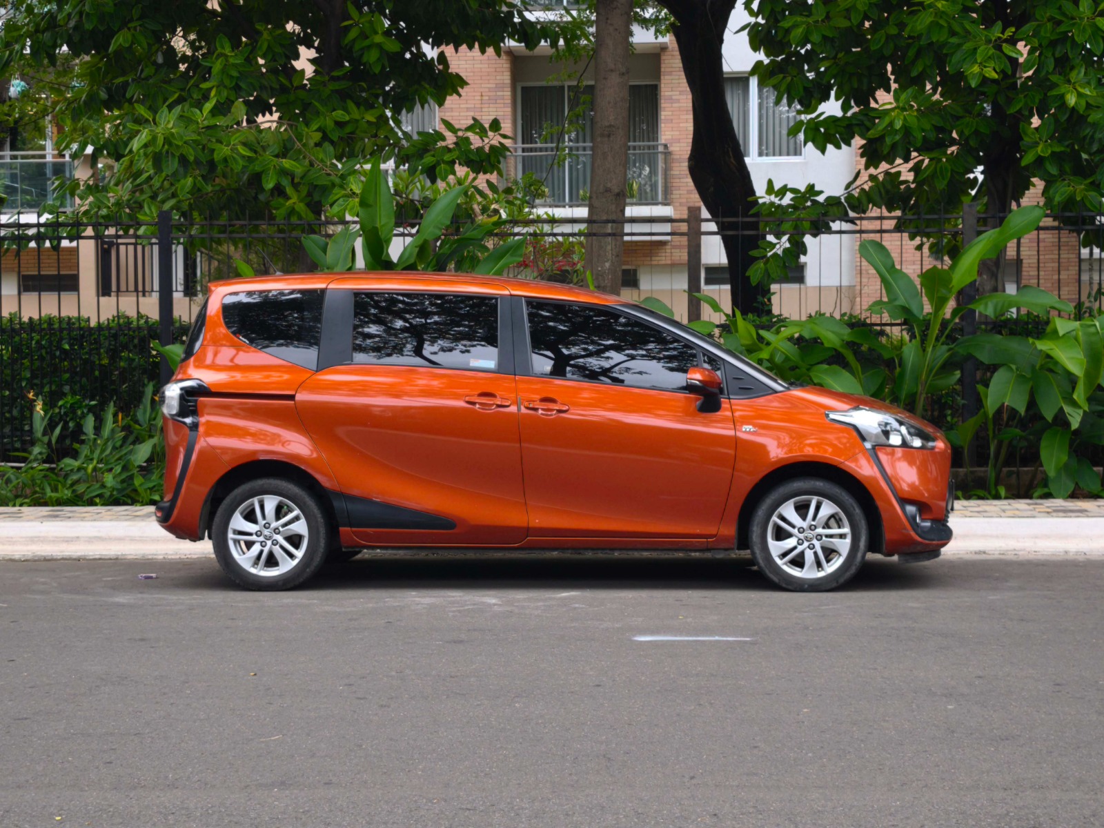 Toyota Sienta G 2017 CVT - Image 7