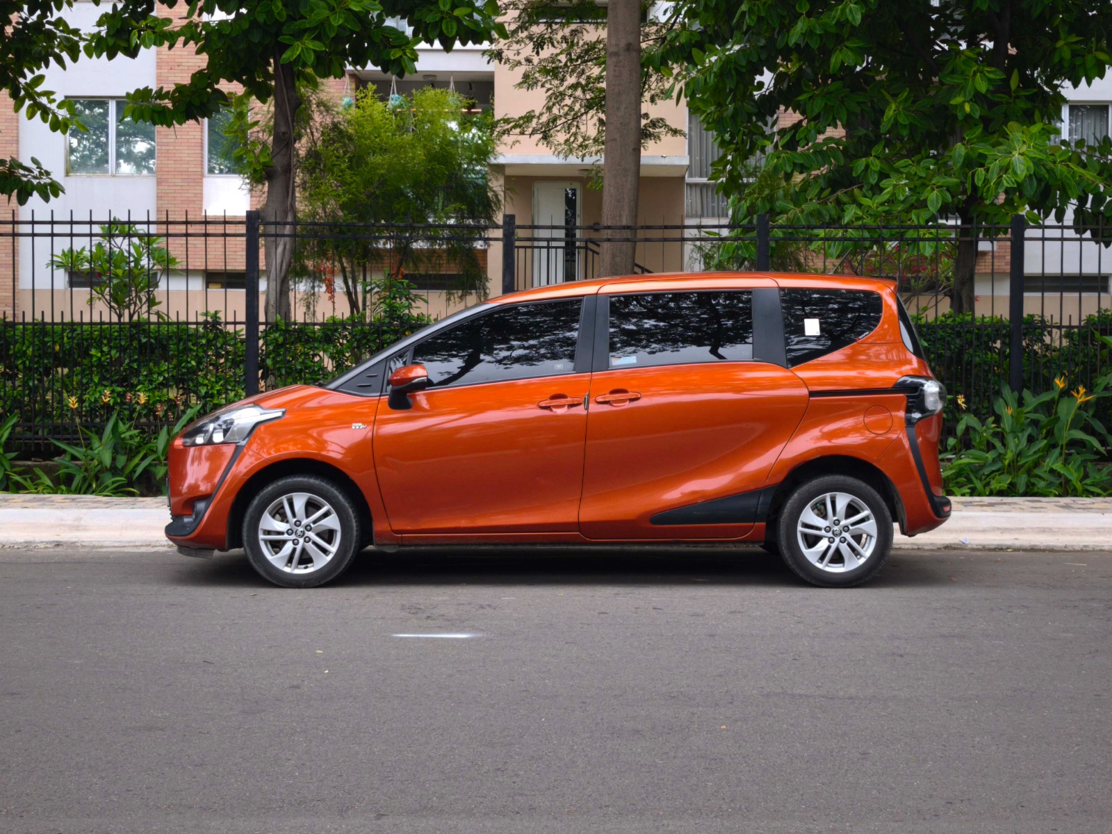 Toyota Sienta G 2017 CVT - Image 8