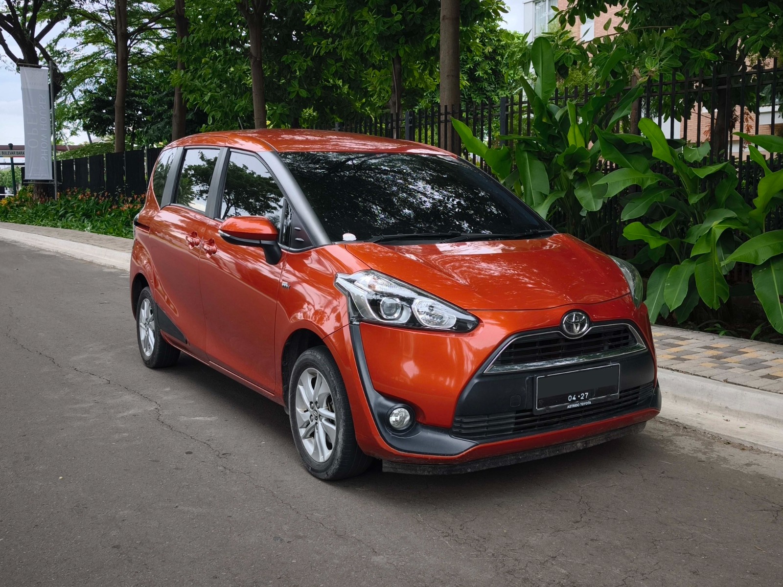 Toyota Sienta G 2017 CVT - Image 3