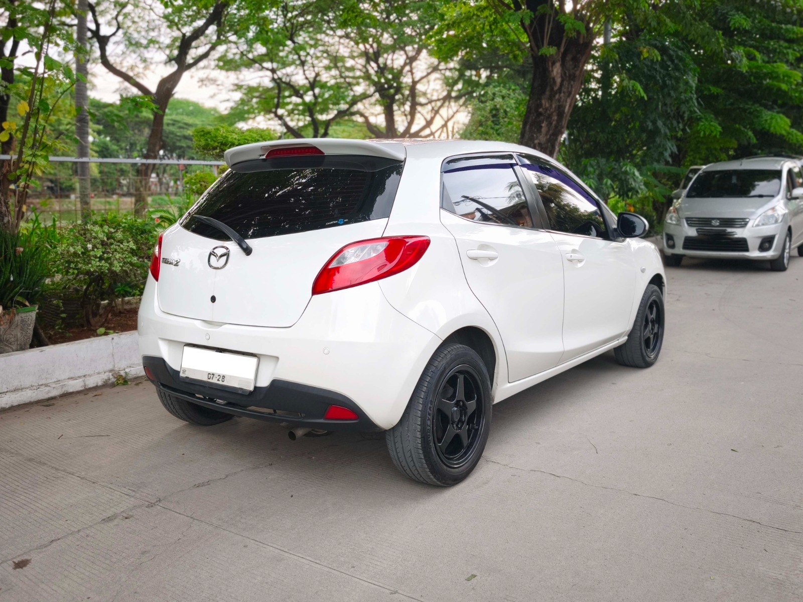 Mazda 2 V 2013 A/T - Image 7