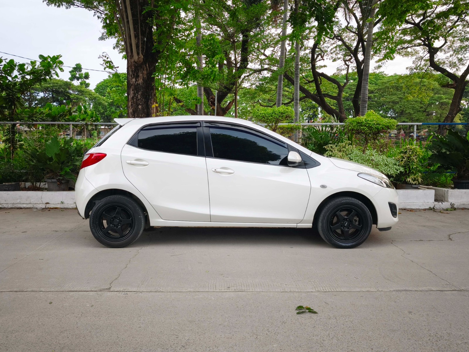 Mazda 2 V 2013 A/T - Image 4