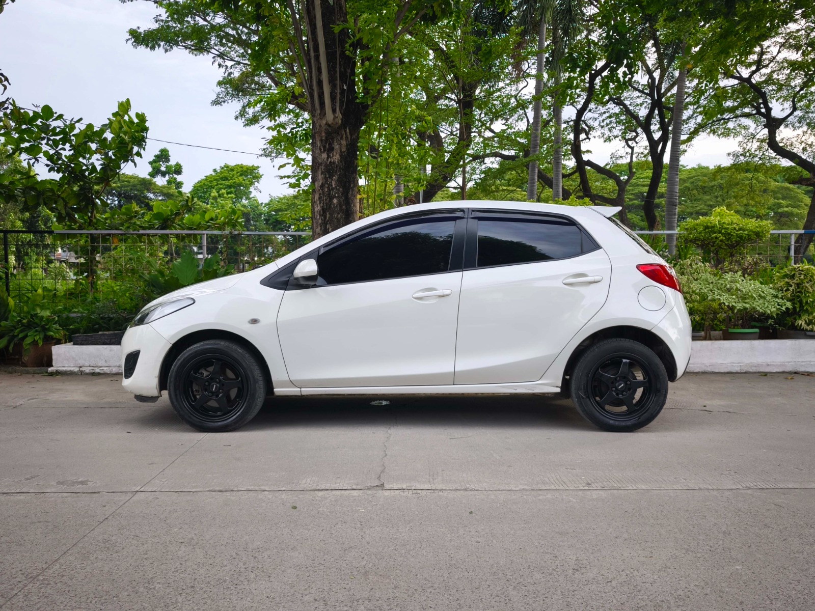 Mazda 2 V 2013 A/T - Image 5