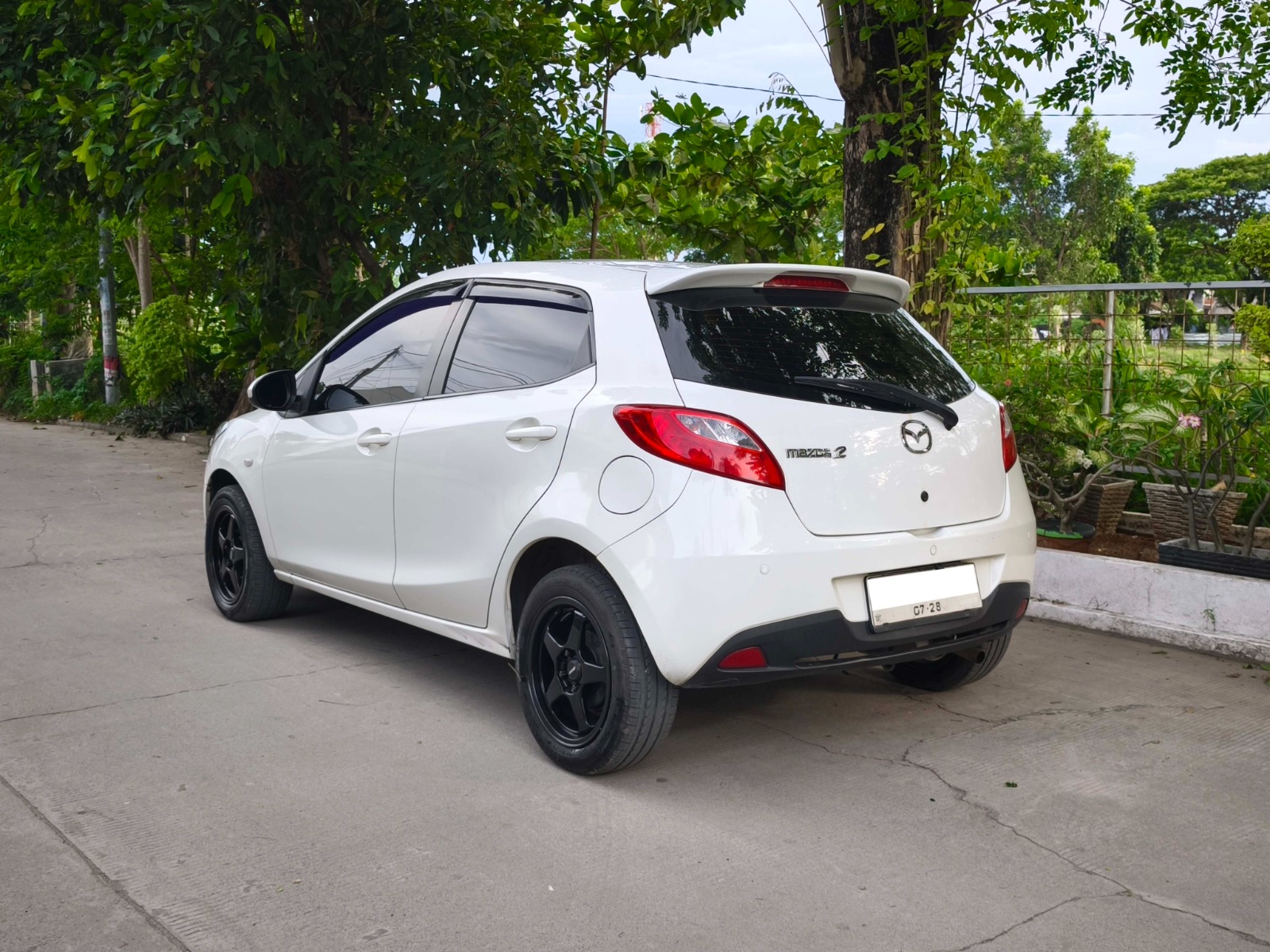Mazda 2 V 2013 A/T - Image 6