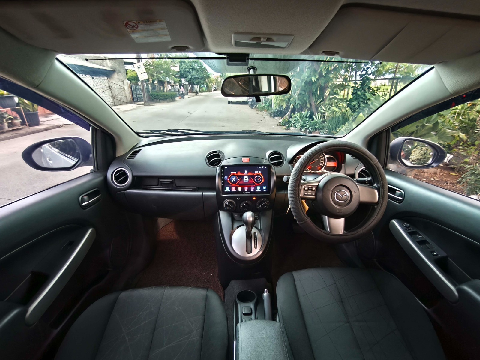 Mazda 2 V 2013 A/T - Image 11